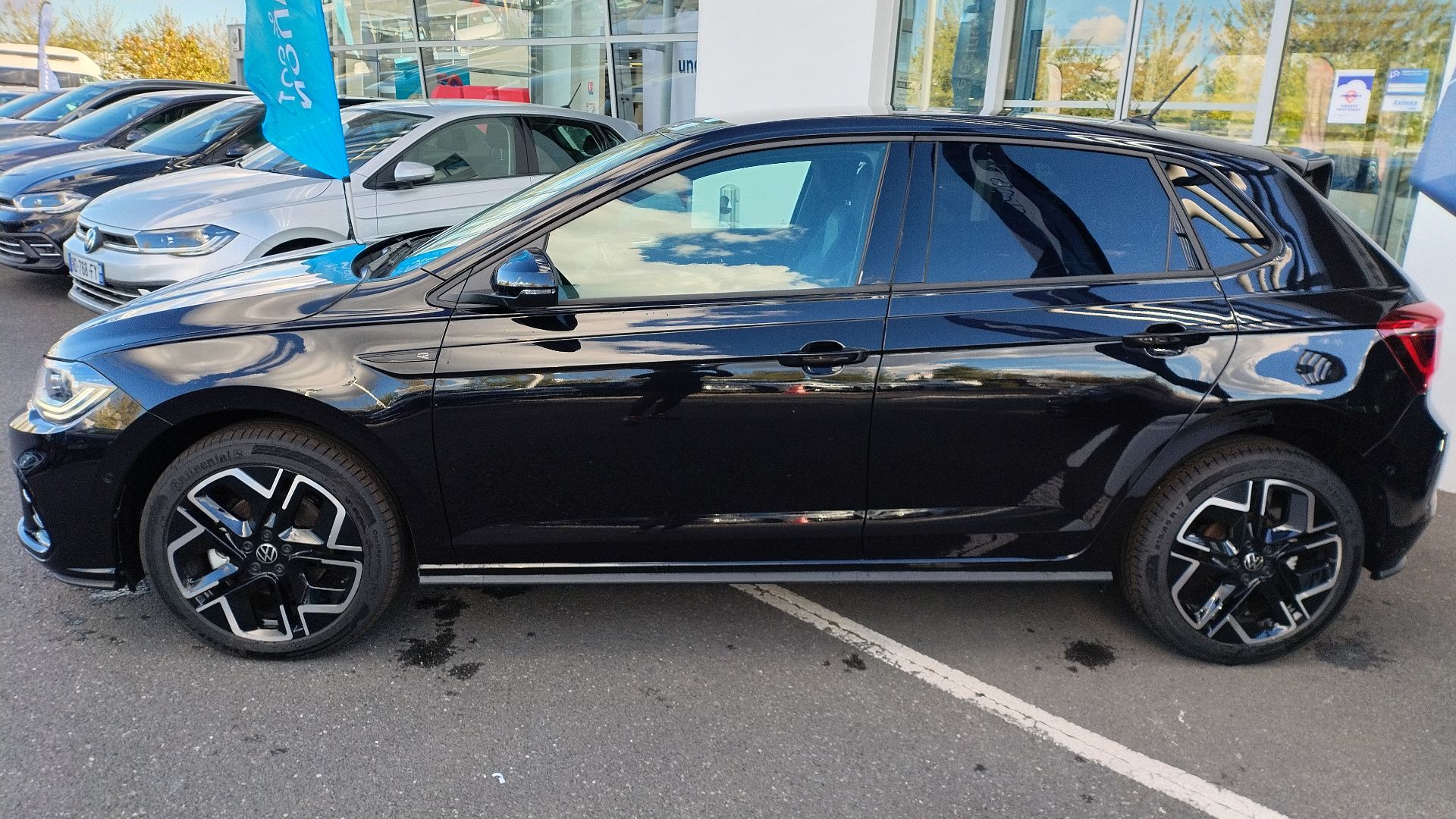 VOLKSWAGEN POLO