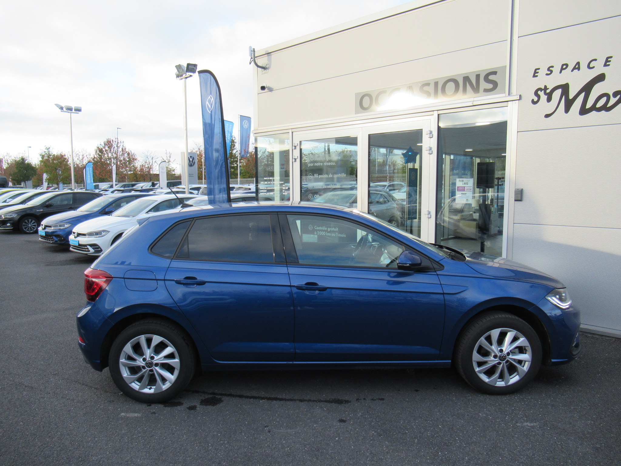 VOLKSWAGEN POLO
