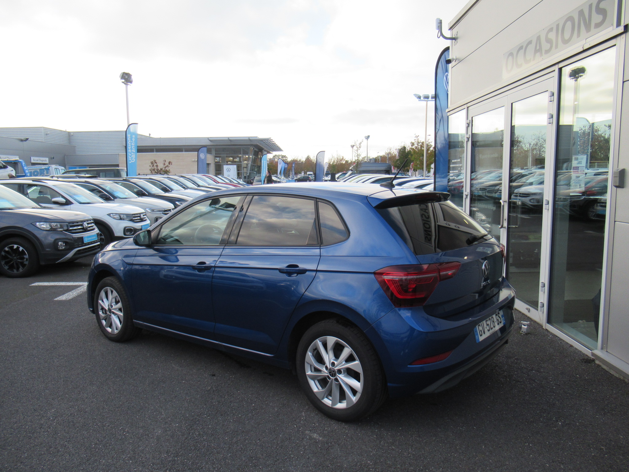 VOLKSWAGEN POLO