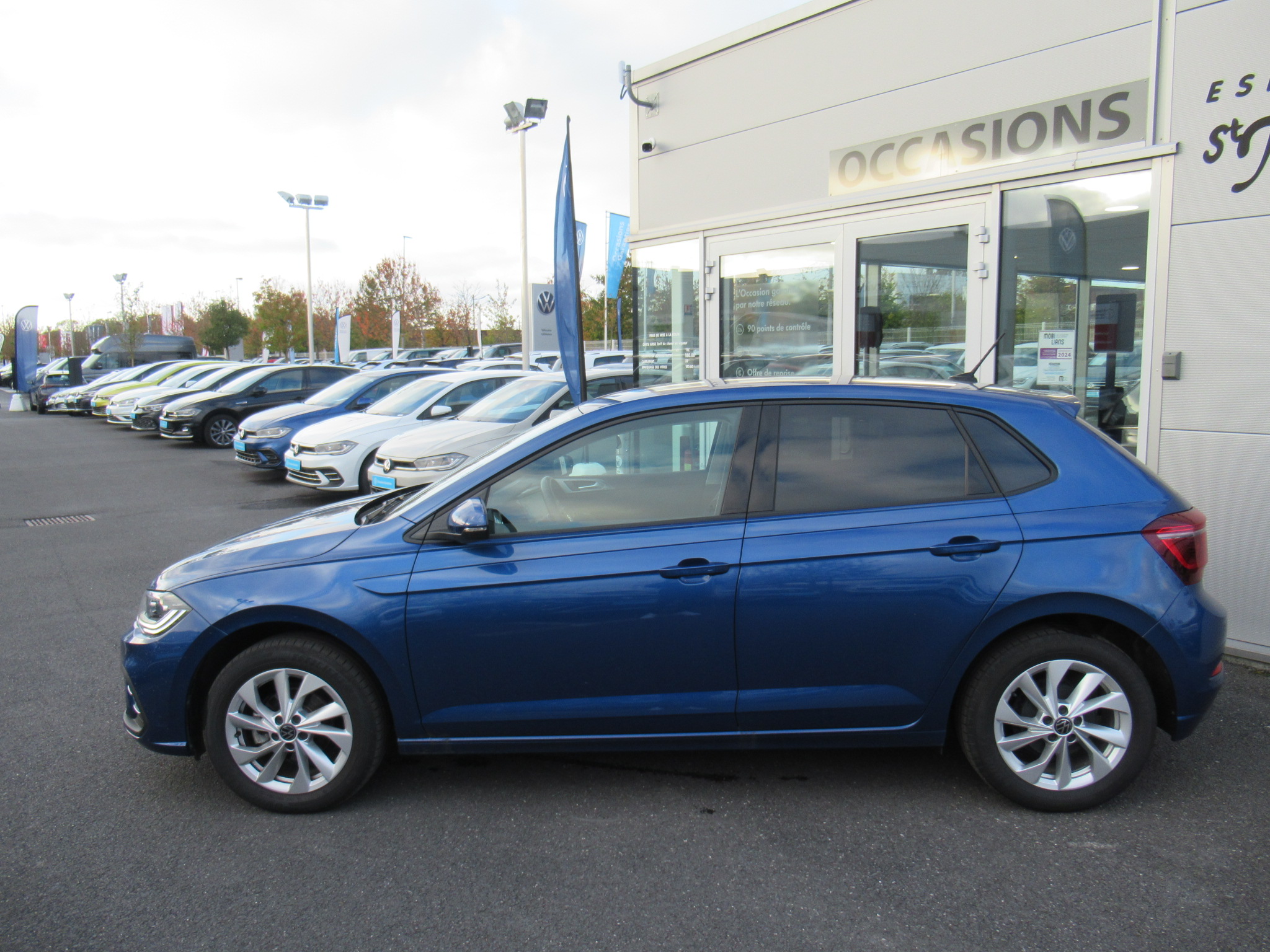 VOLKSWAGEN POLO