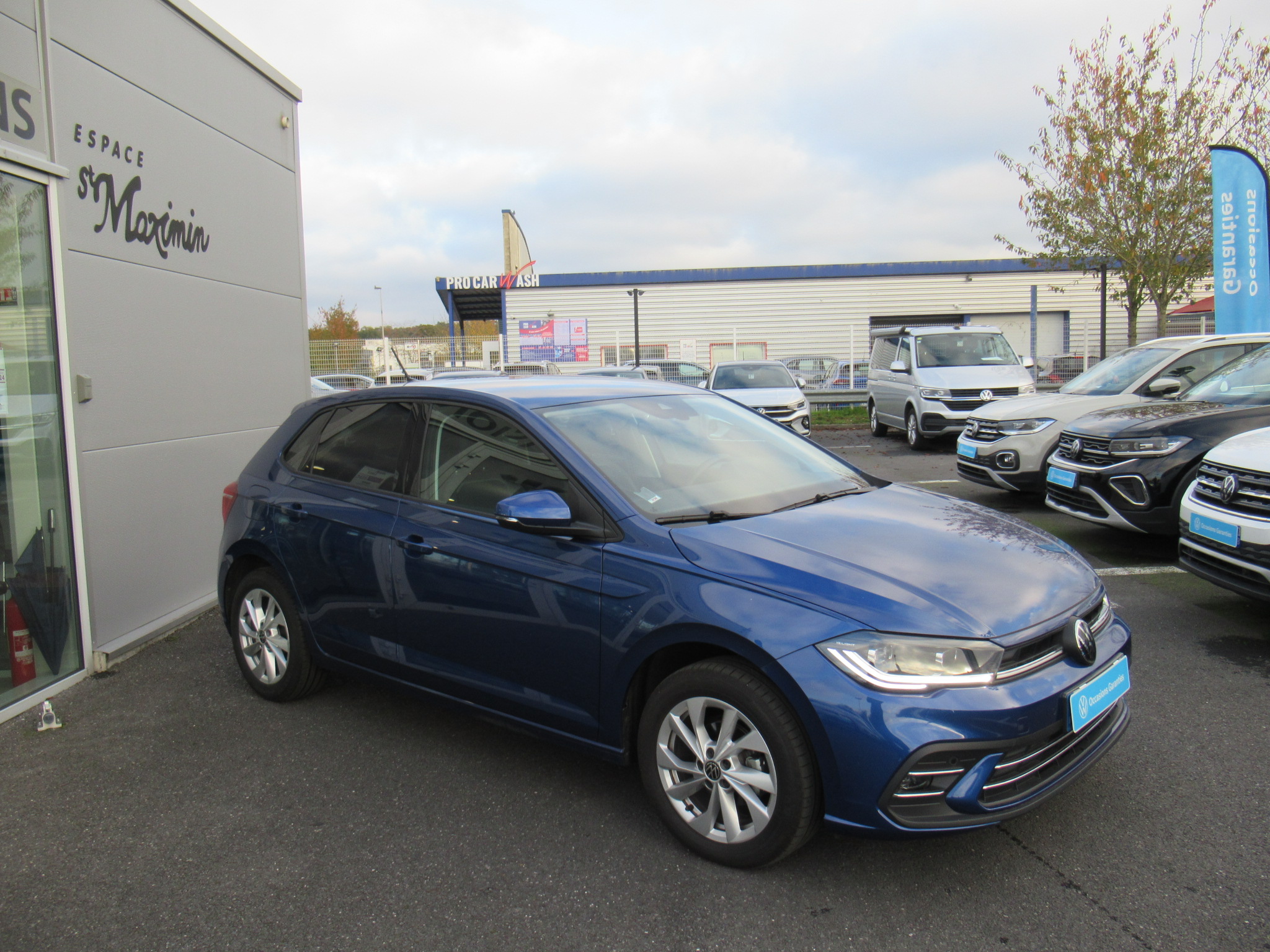 VOLKSWAGEN POLO