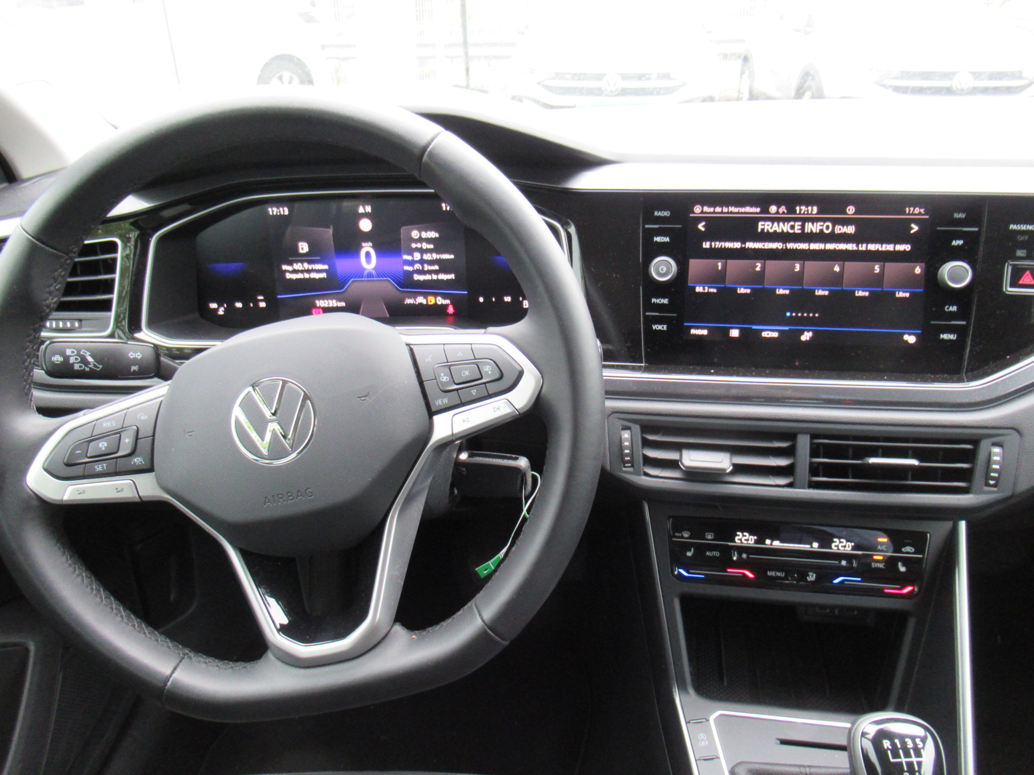 VOLKSWAGEN POLO