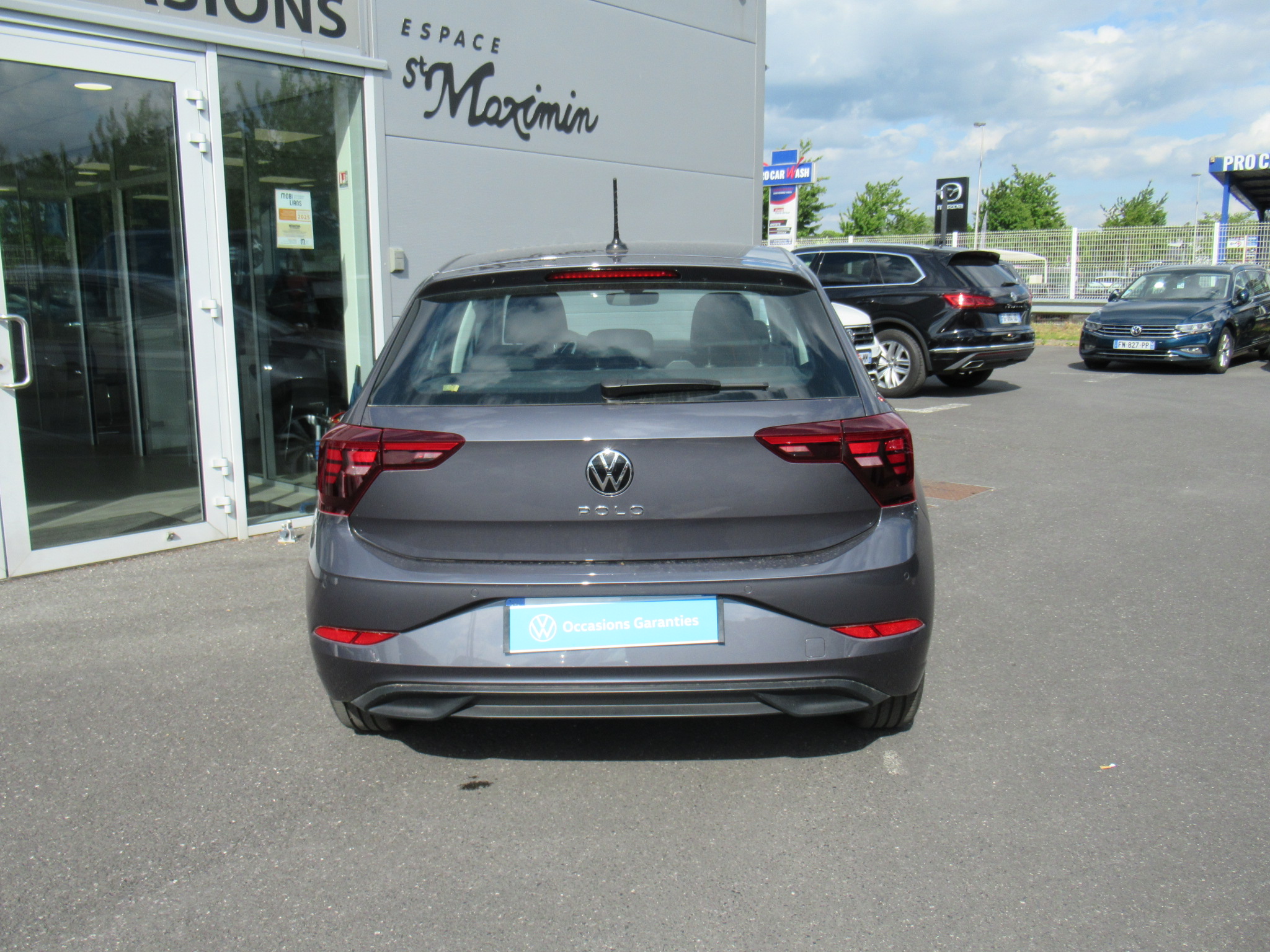 VOLKSWAGEN POLO