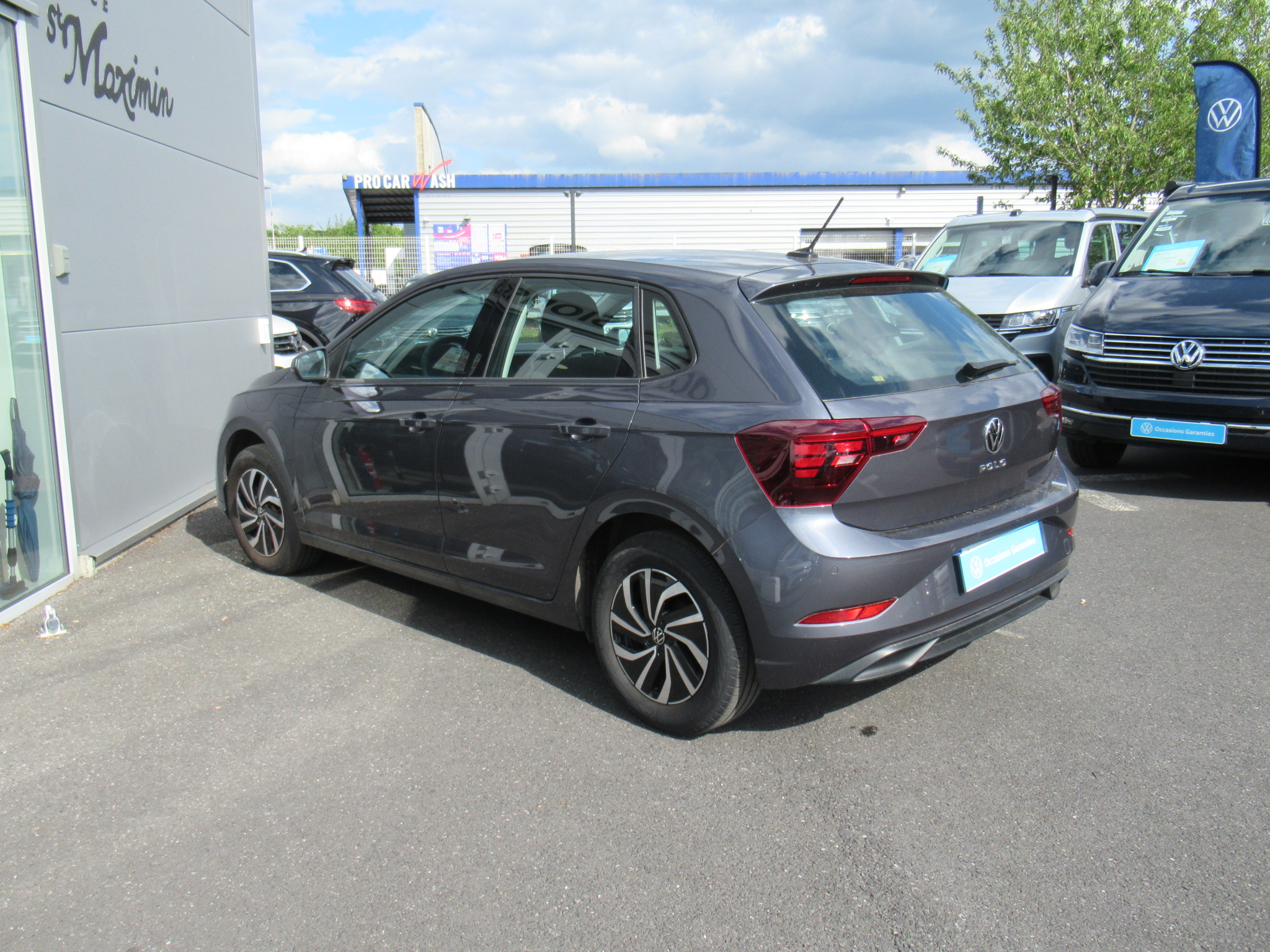 VOLKSWAGEN POLO