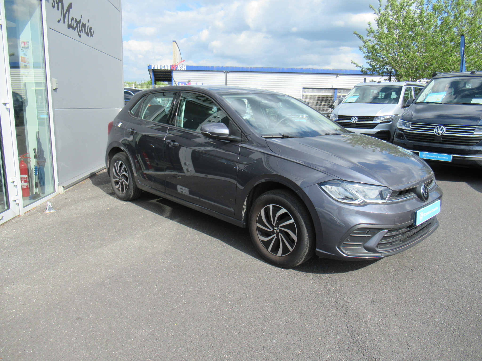 VOLKSWAGEN POLO