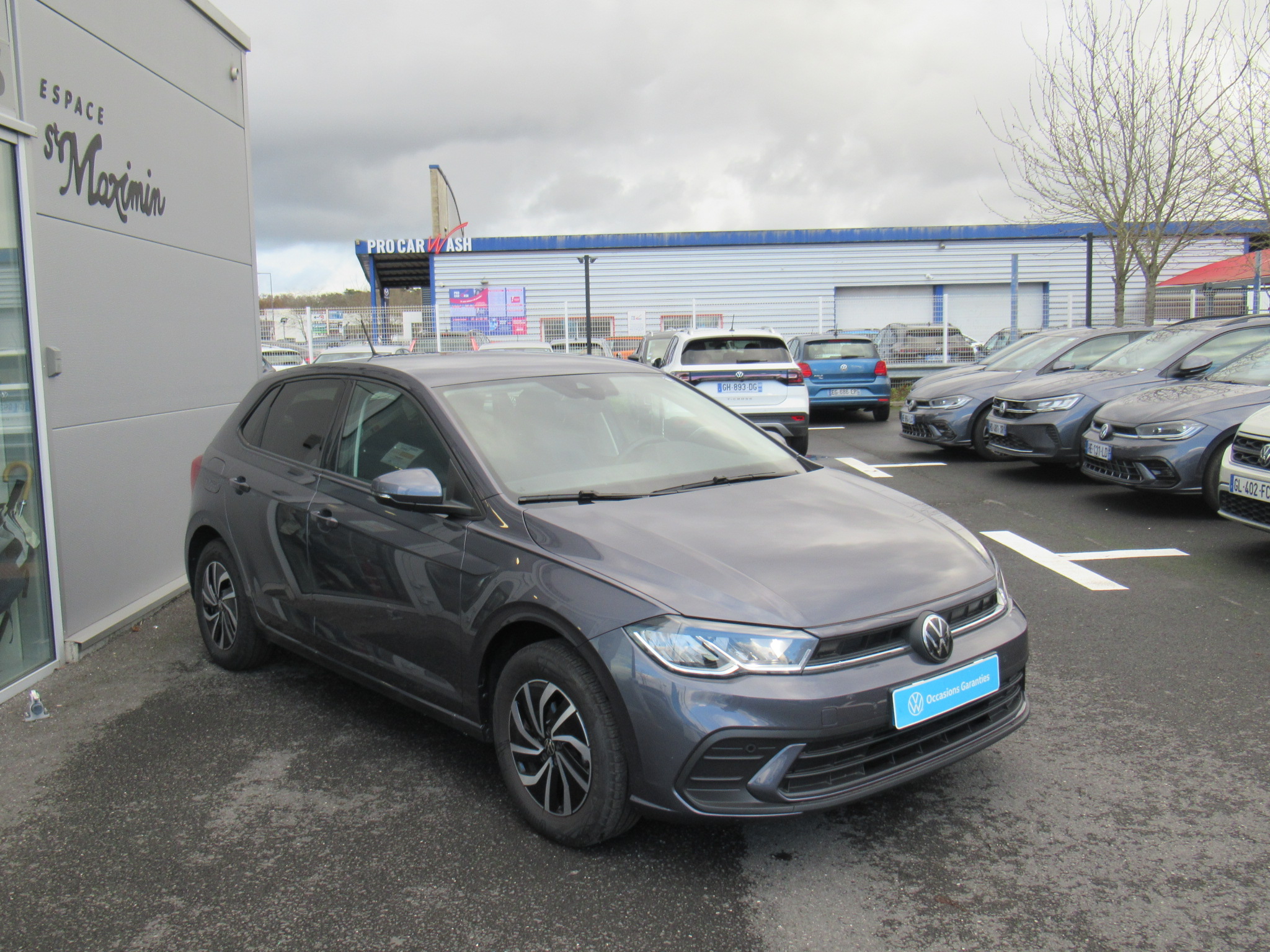 VOLKSWAGEN POLO