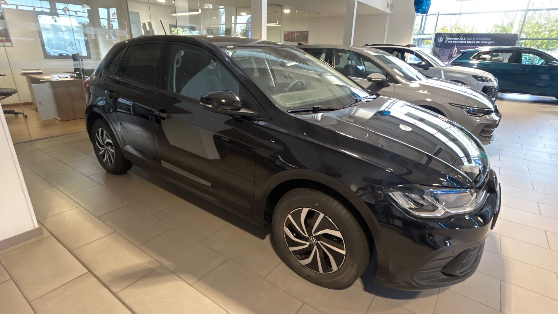 VOLKSWAGEN POLO