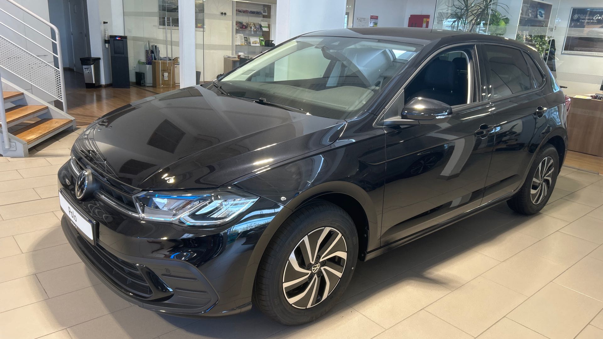 VOLKSWAGEN POLO