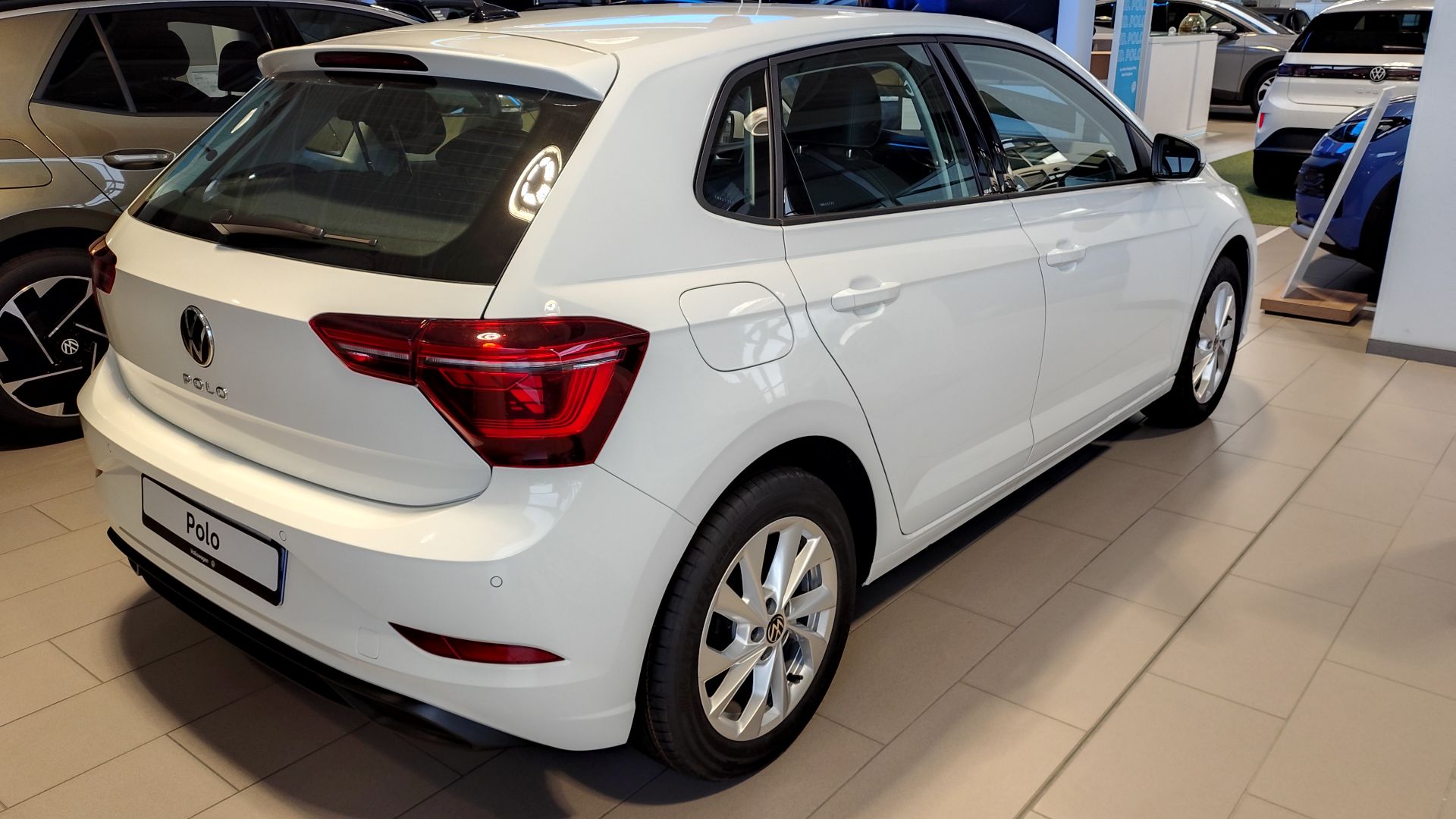 VOLKSWAGEN POLO