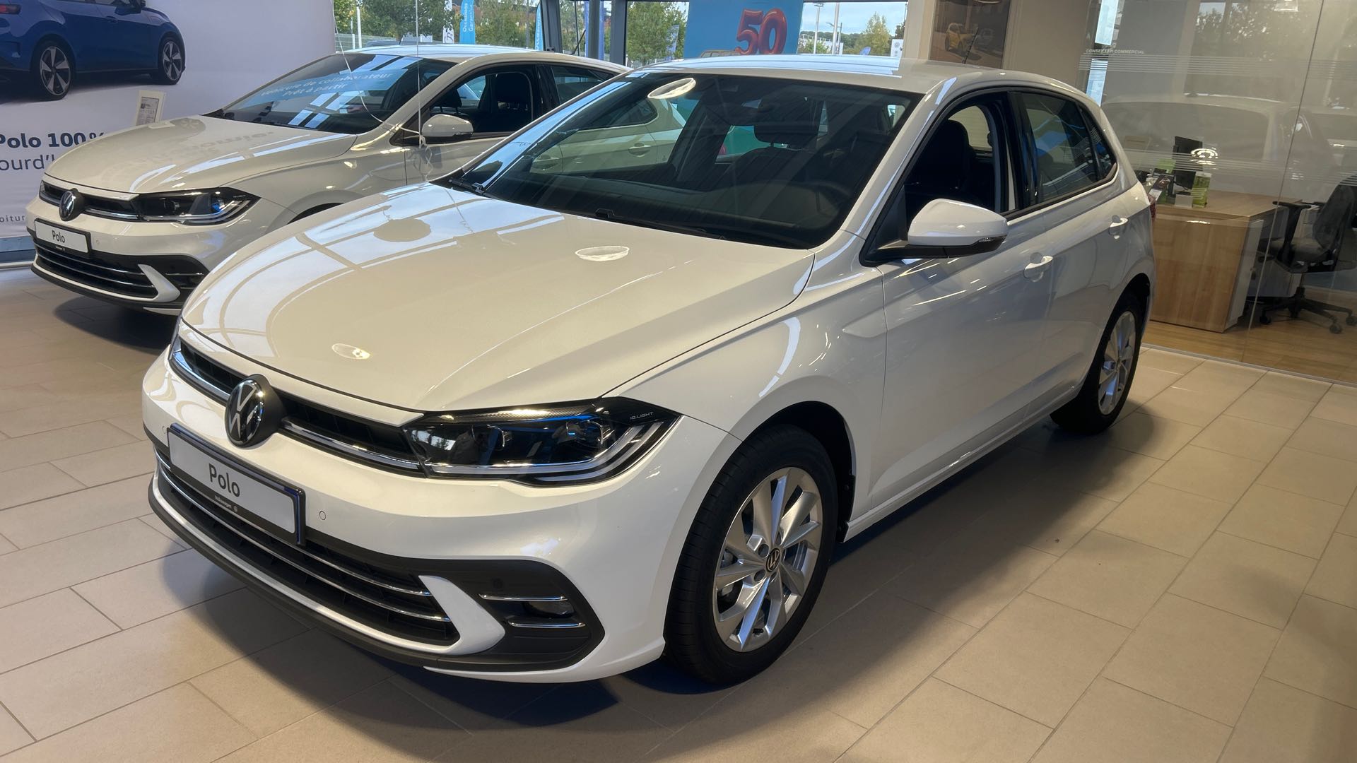 VOLKSWAGEN POLO