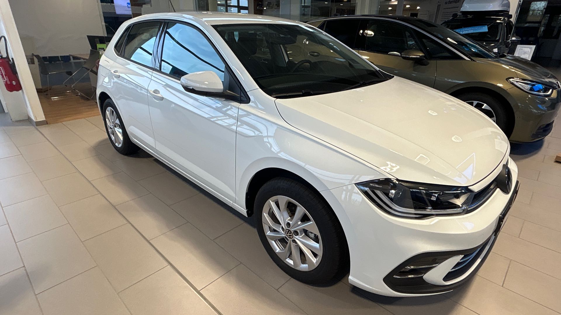 VOLKSWAGEN POLO