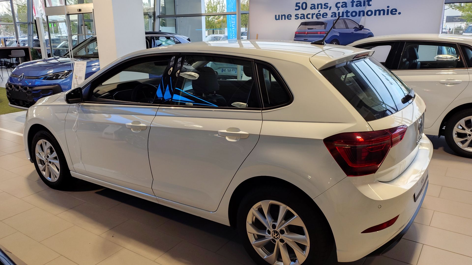 VOLKSWAGEN POLO