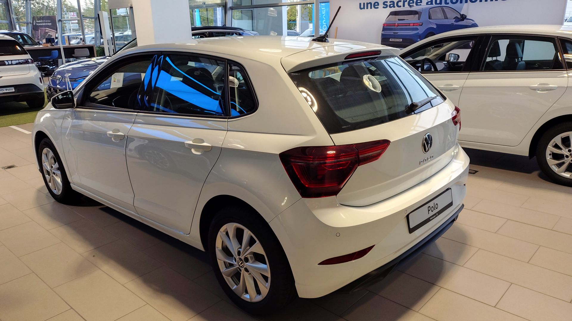VOLKSWAGEN POLO