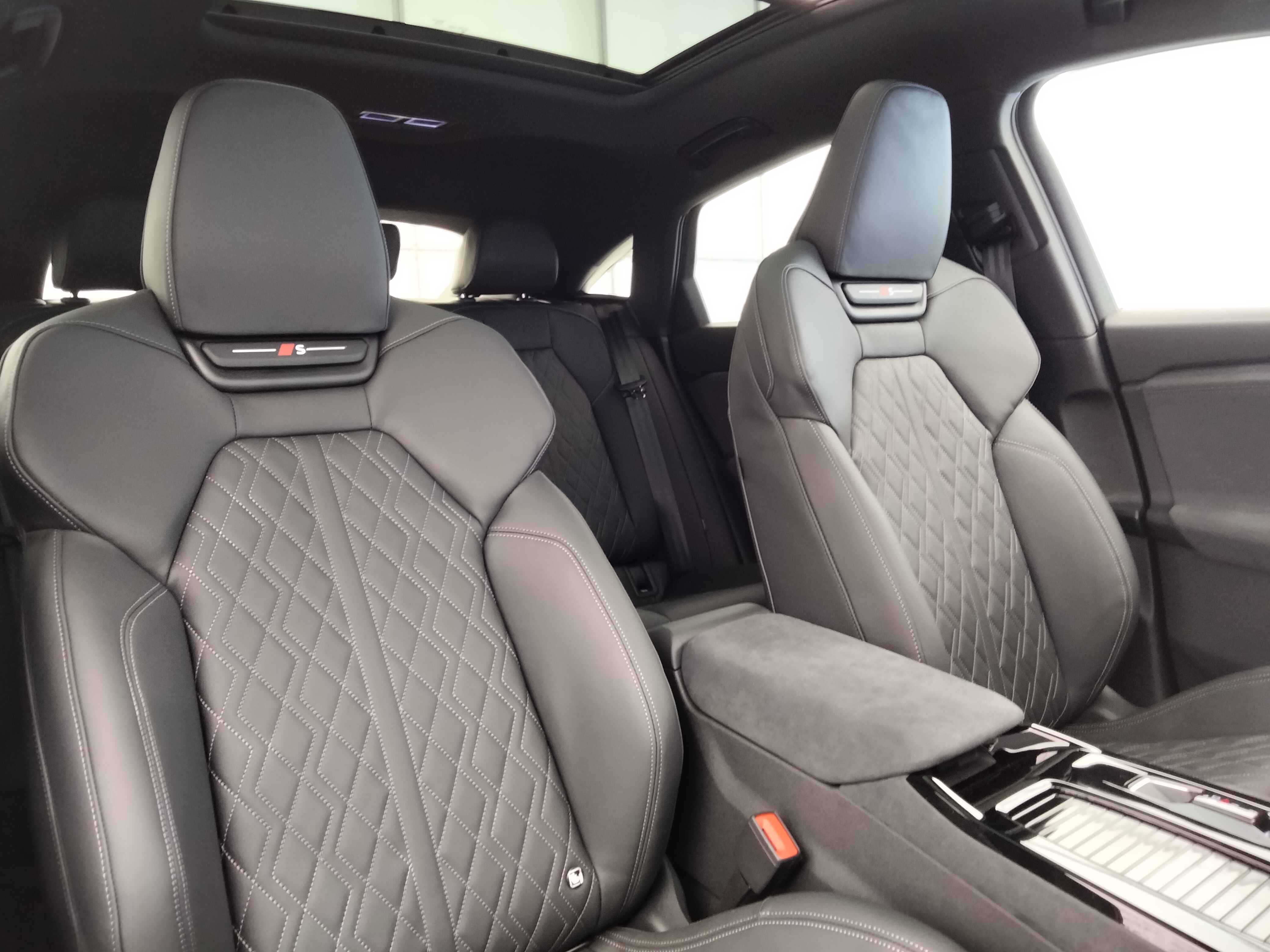 AUDI Q6 E-TRON SPORTBACK