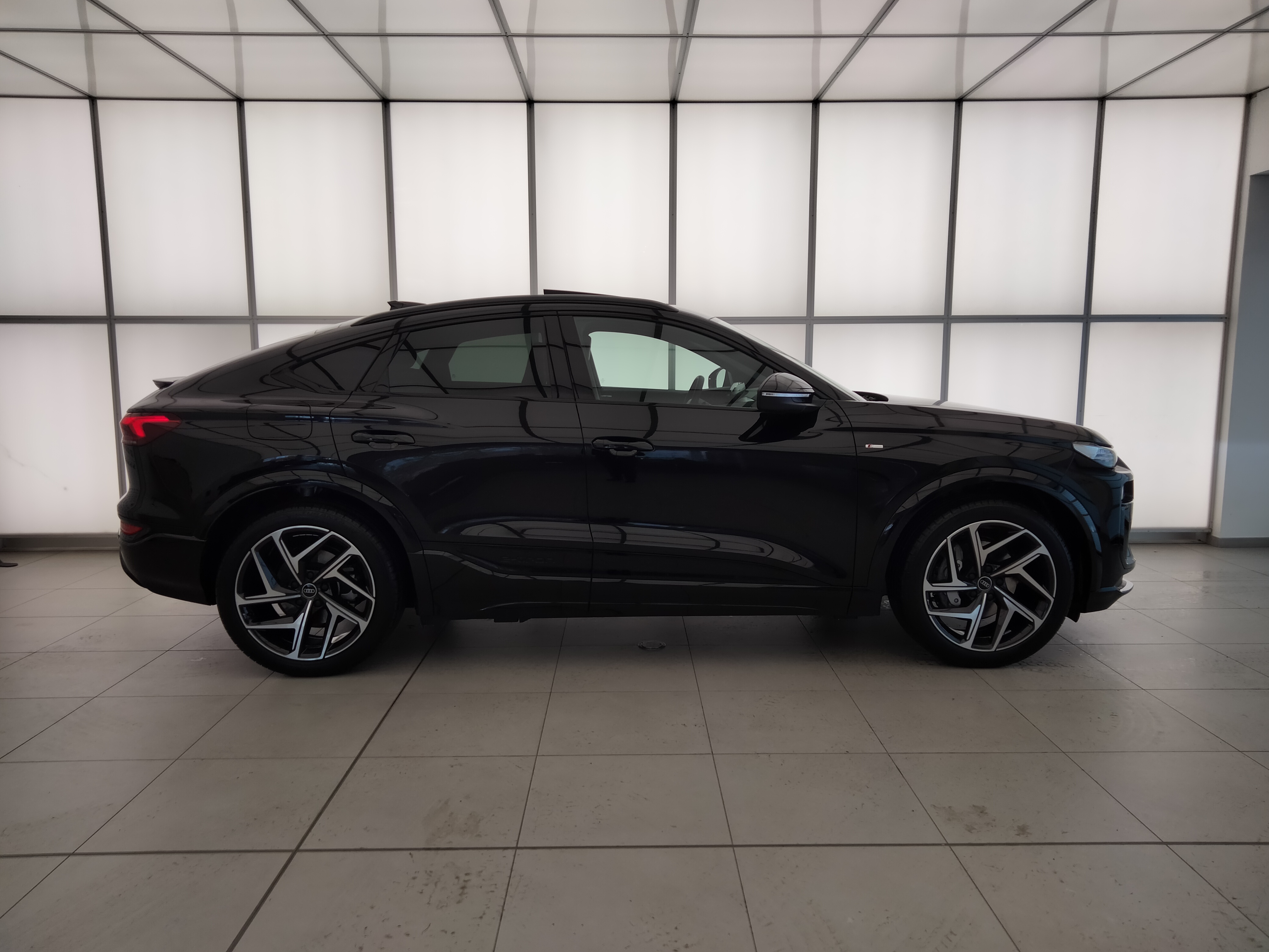 AUDI Q6 E-TRON SPORTBACK