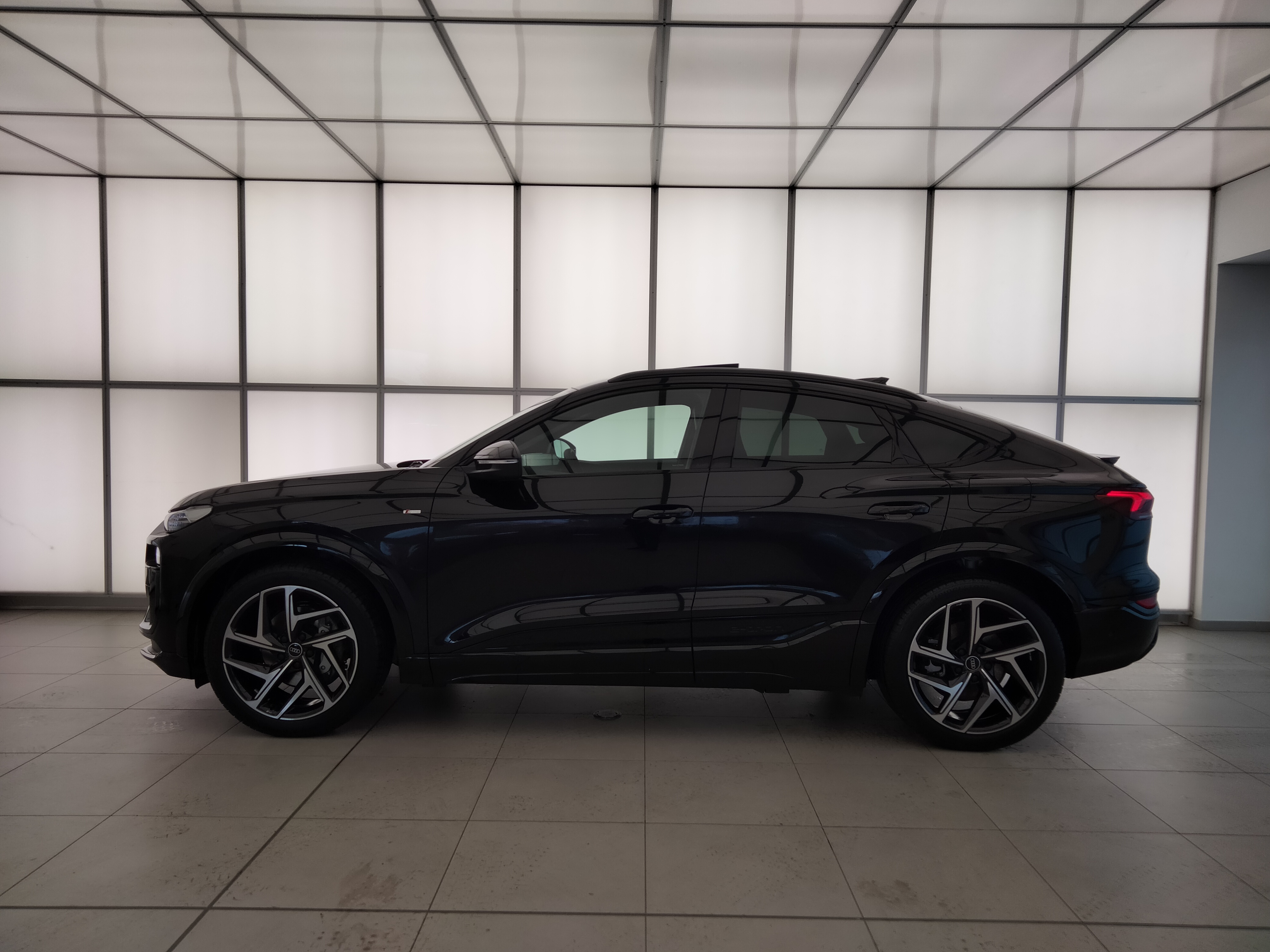 AUDI Q6 E-TRON SPORTBACK