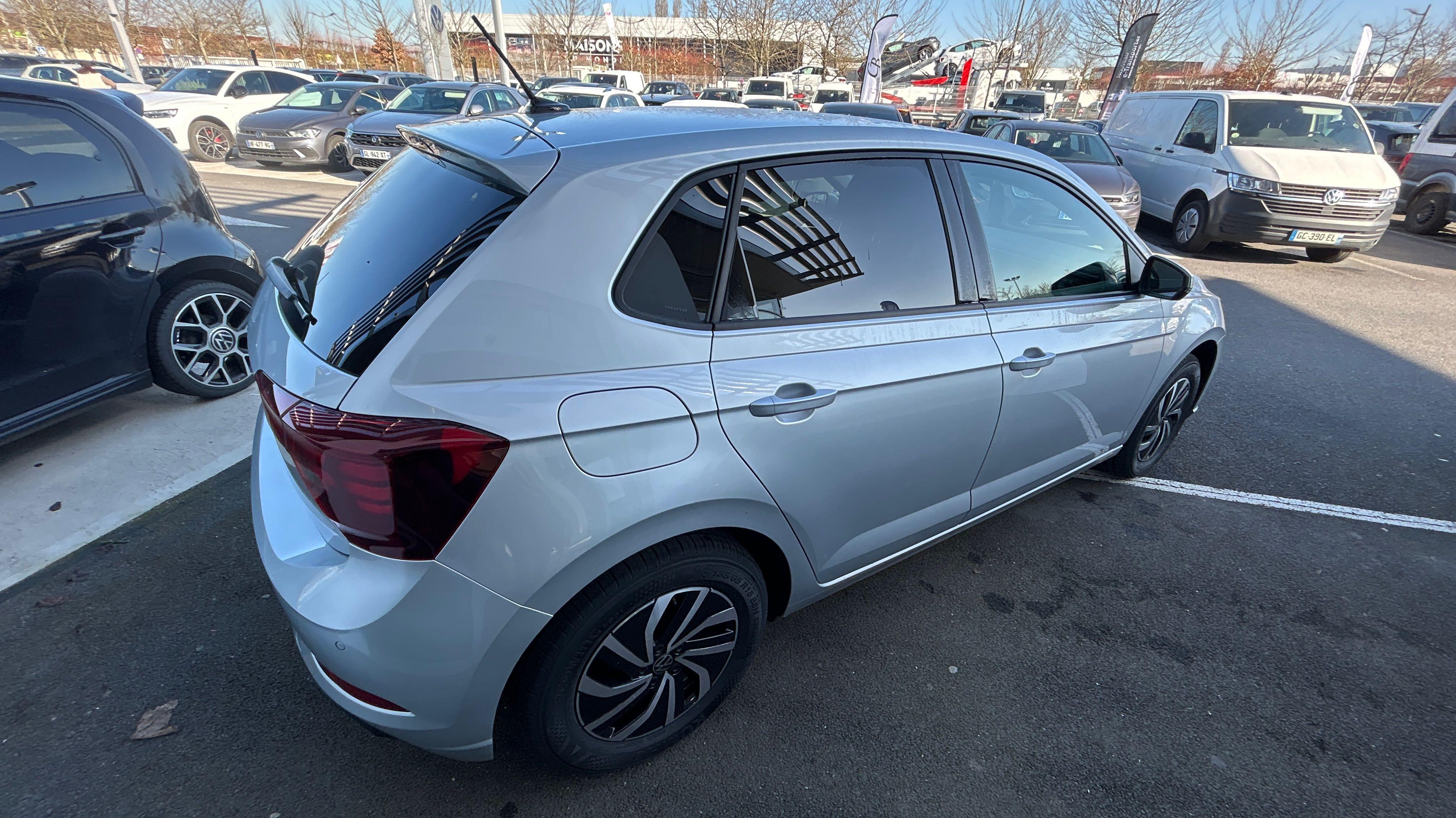 VOLKSWAGEN POLO