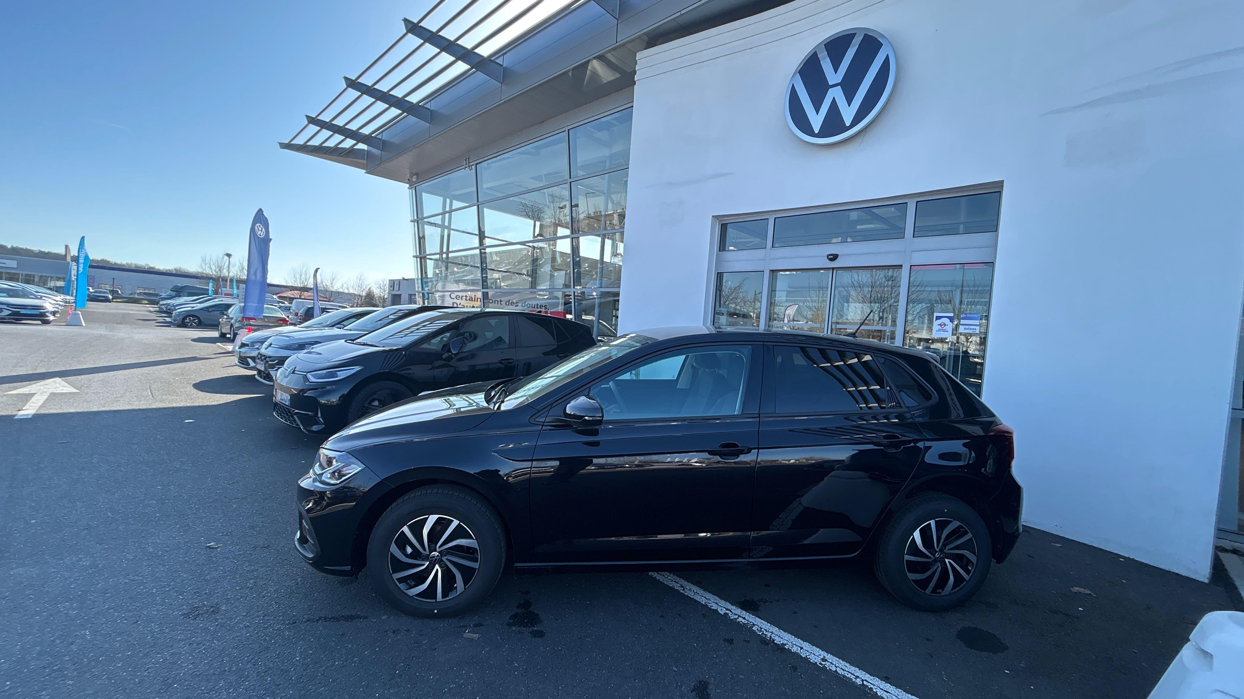 VOLKSWAGEN POLO
