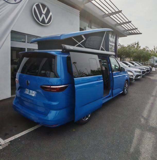 VOLKSWAGEN UTILITAIRES CALIFORNIA