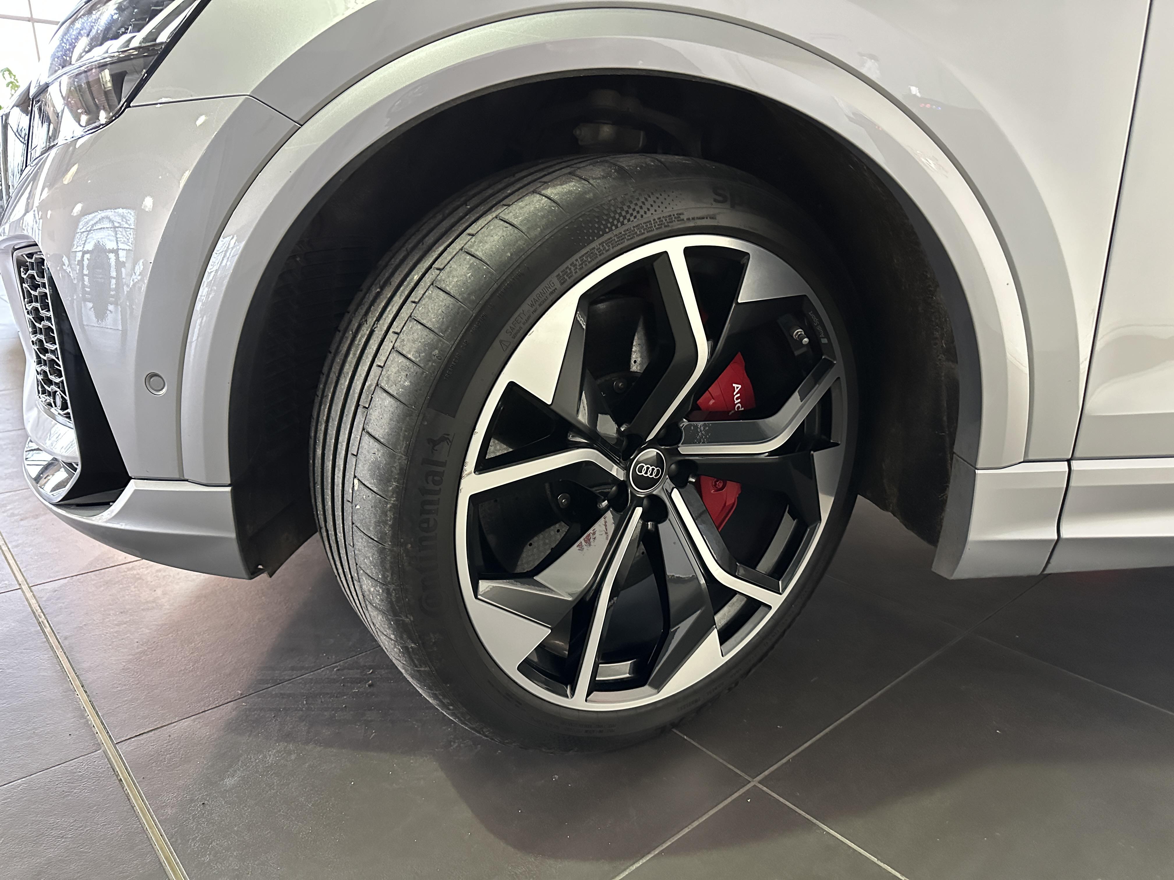 AUDI RS Q8