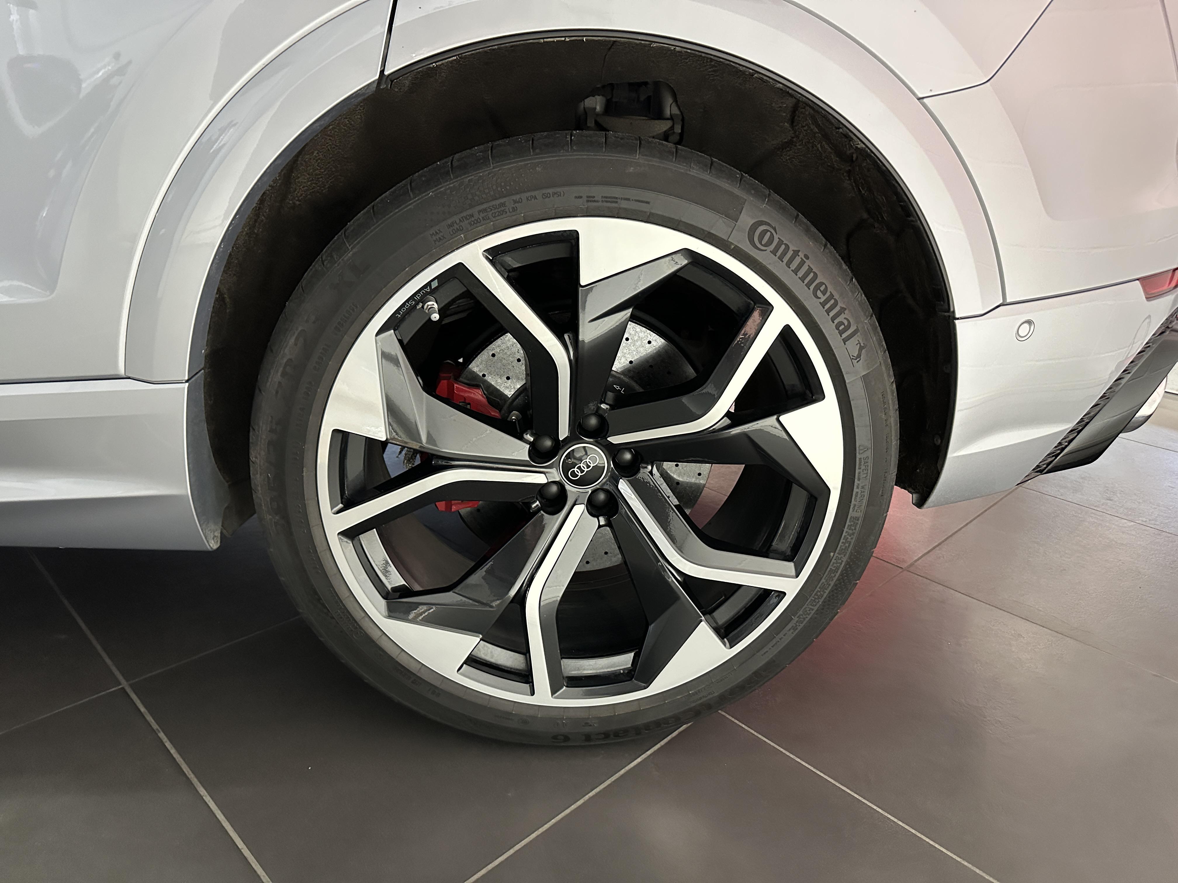 AUDI RS Q8