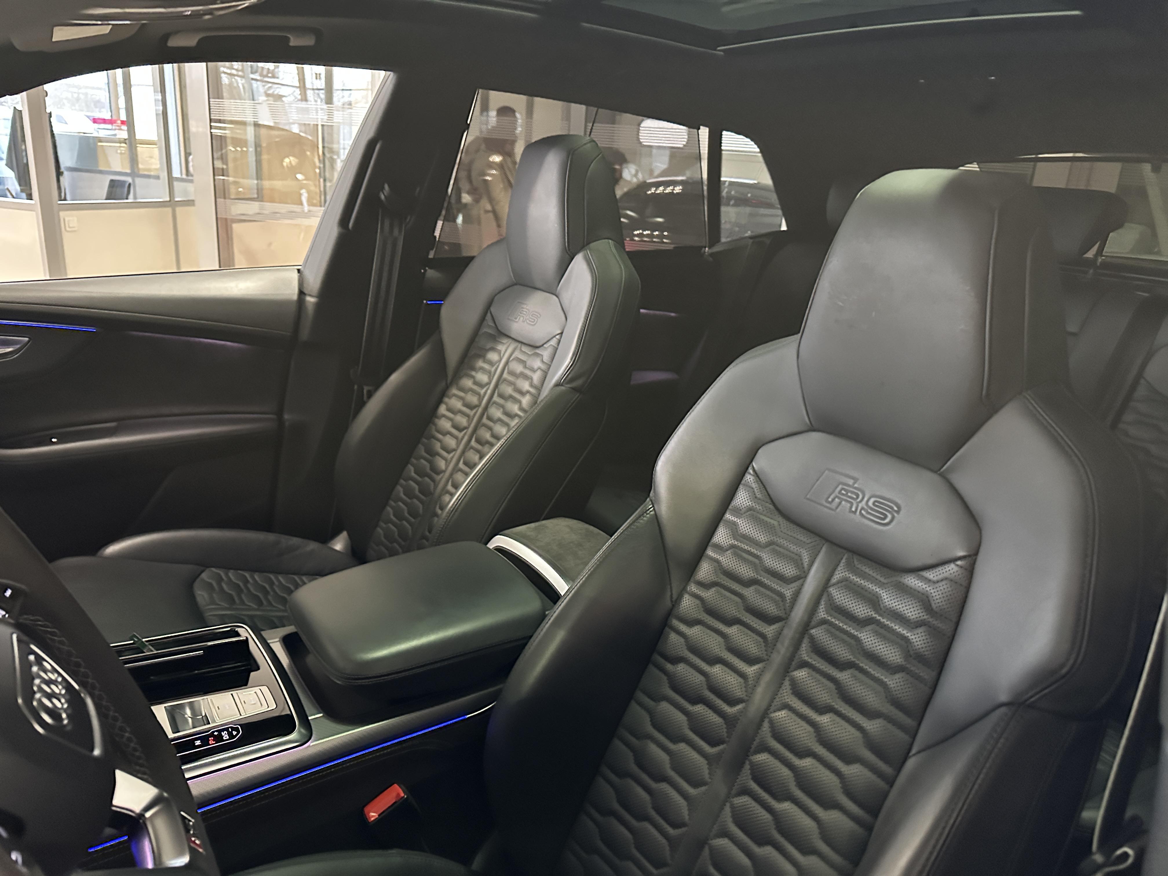 AUDI RS Q8