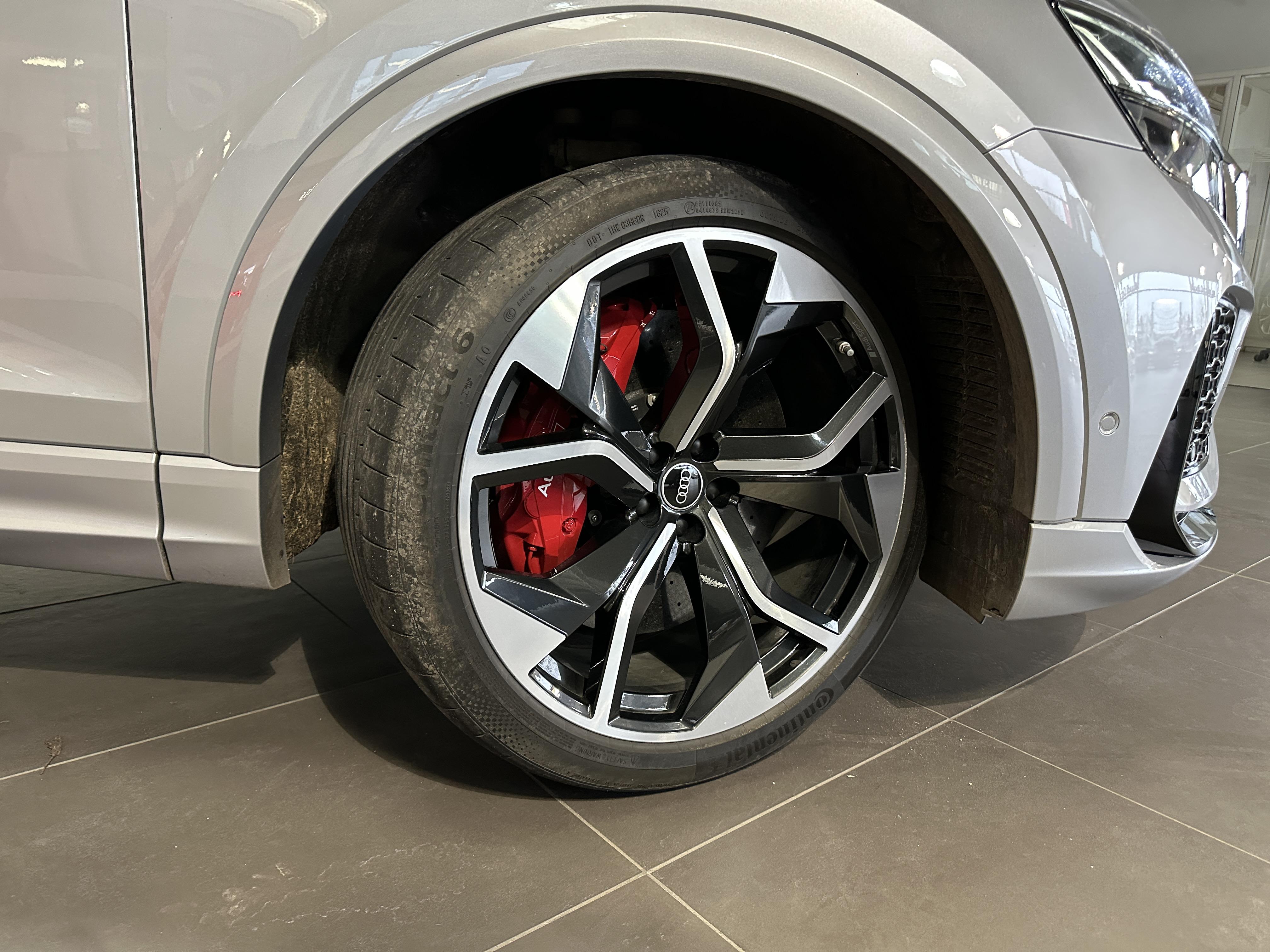 AUDI RS Q8