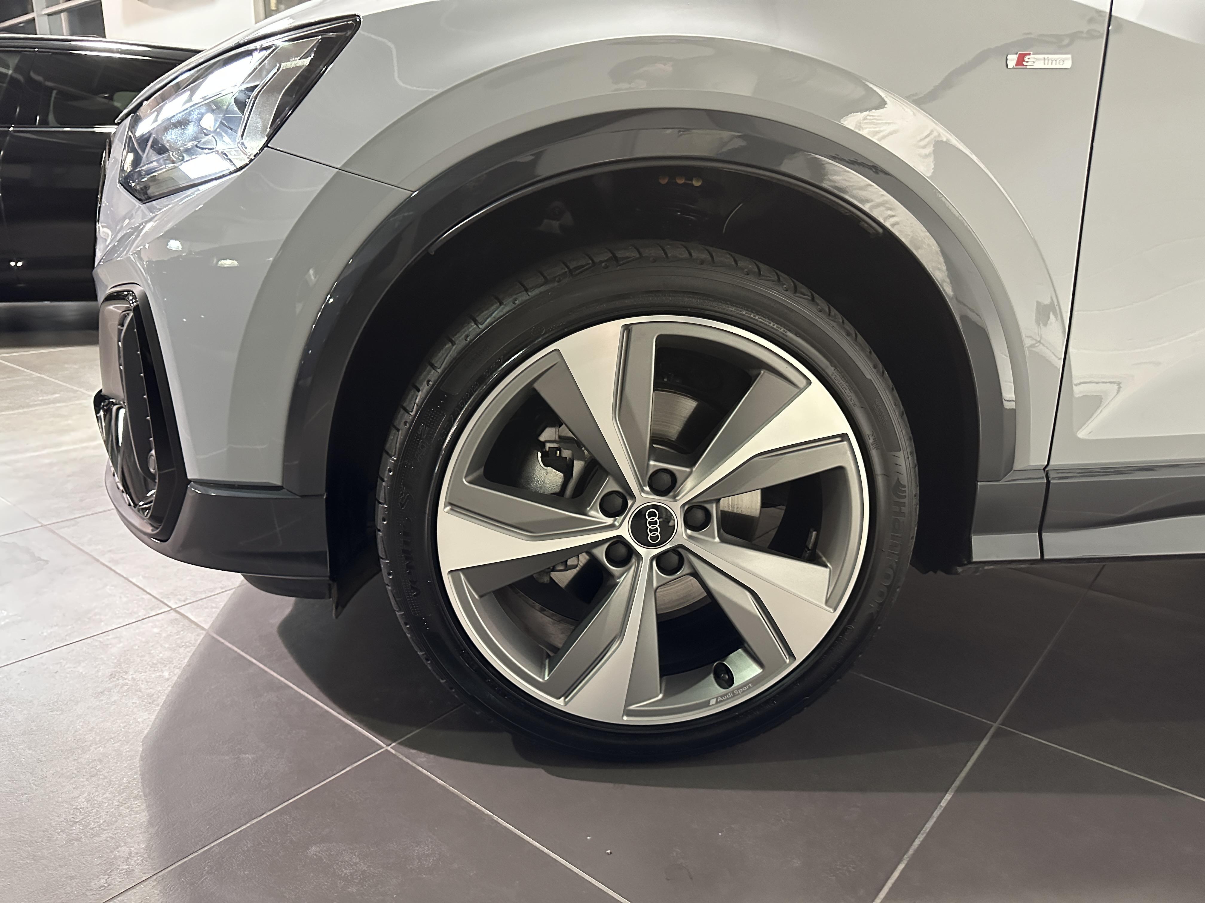 AUDI Q2