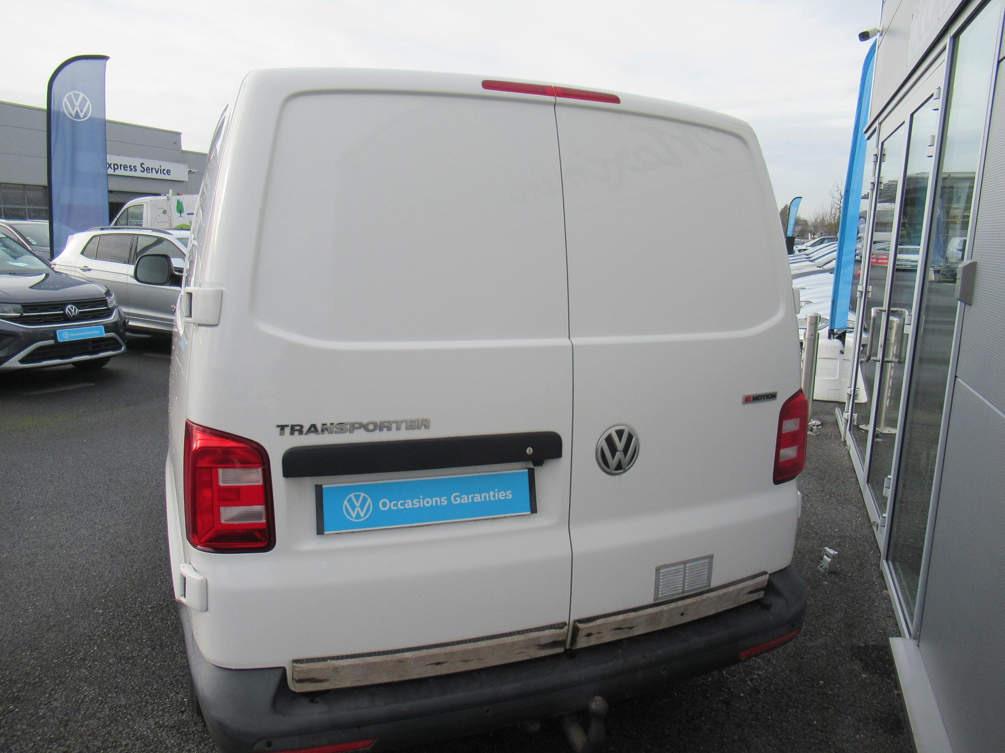 VOLKSWAGEN UTILITAIRES TRANSPORTER 6.1 VAN