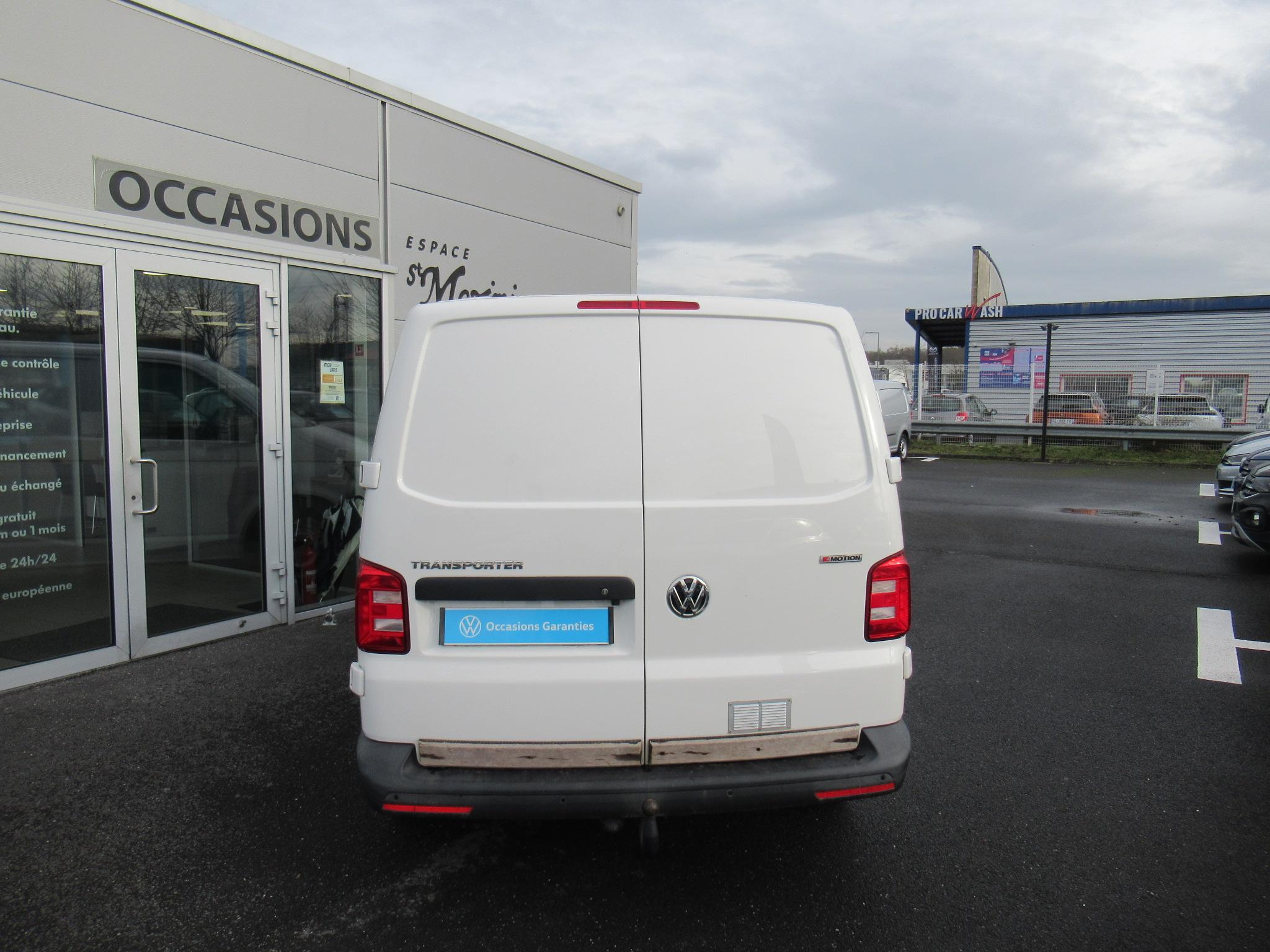 VOLKSWAGEN UTILITAIRES TRANSPORTER 6.1 VAN