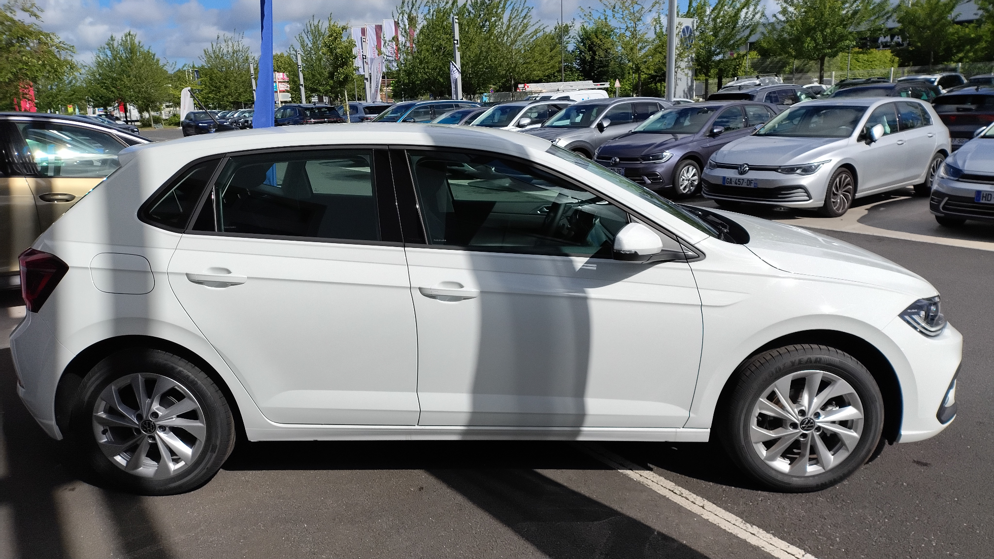 VOLKSWAGEN POLO