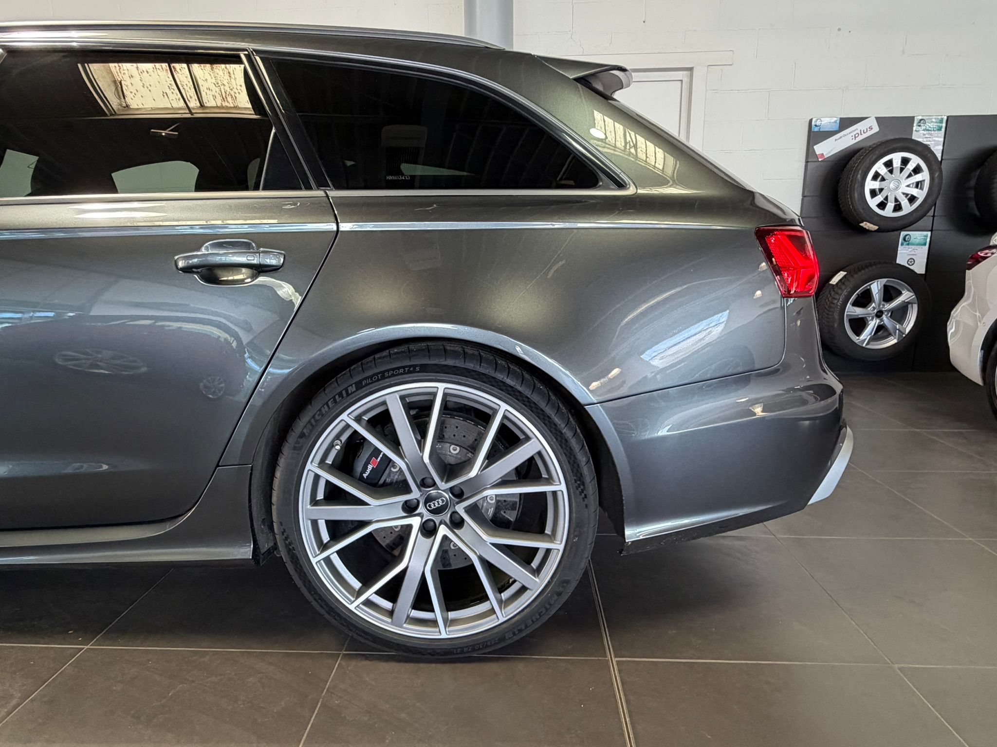 AUDI RS6 AVANT