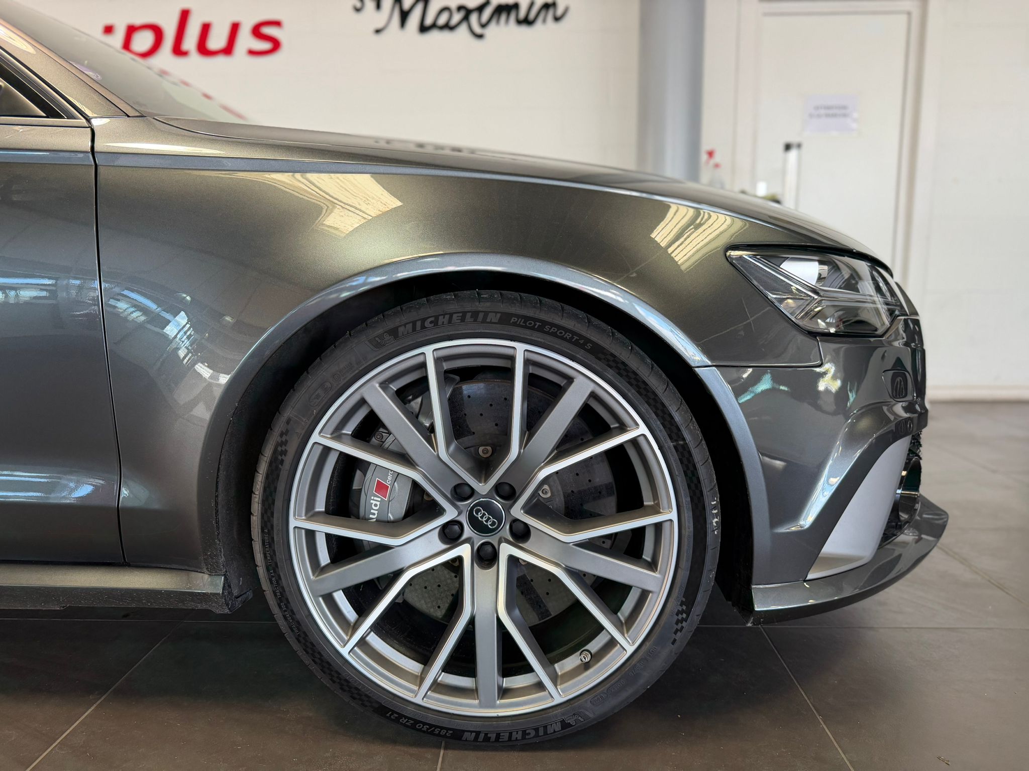 AUDI RS6 AVANT