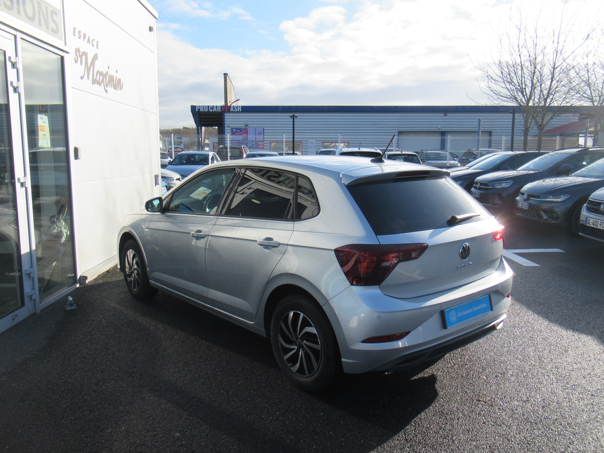 VOLKSWAGEN POLO