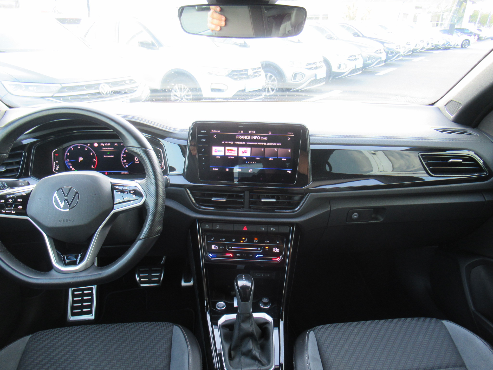 VOLKSWAGEN T-ROC CABRIOLET