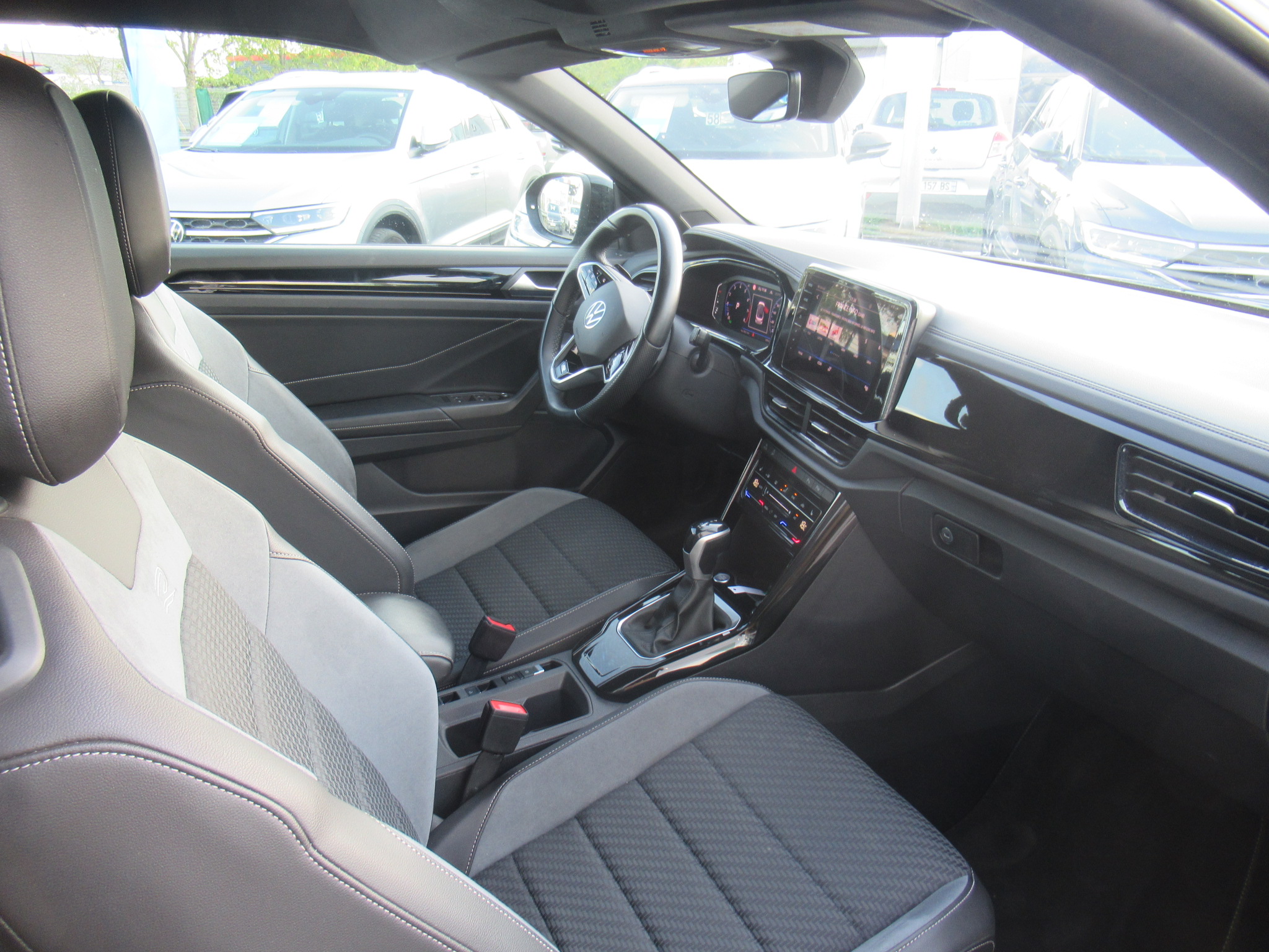 VOLKSWAGEN T-ROC CABRIOLET