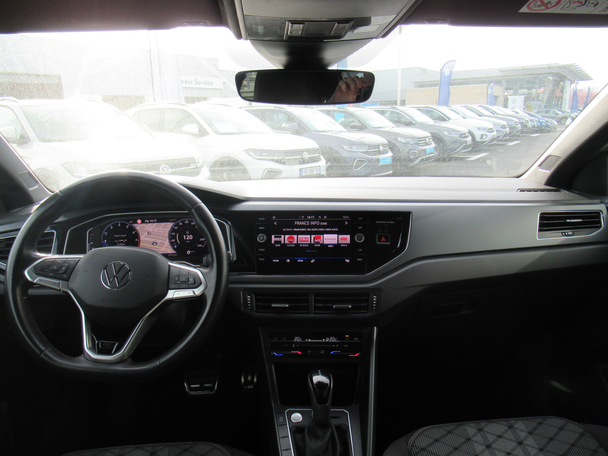 VOLKSWAGEN TAIGO