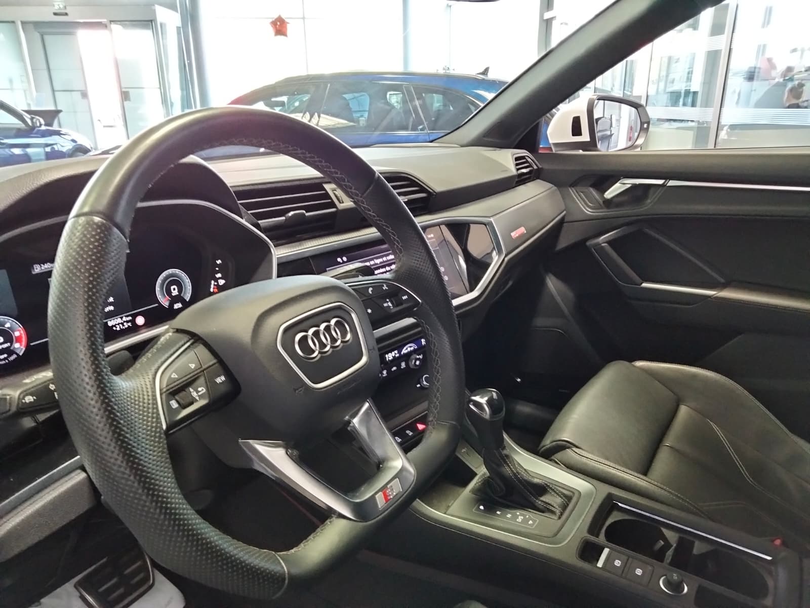 AUDI Q3