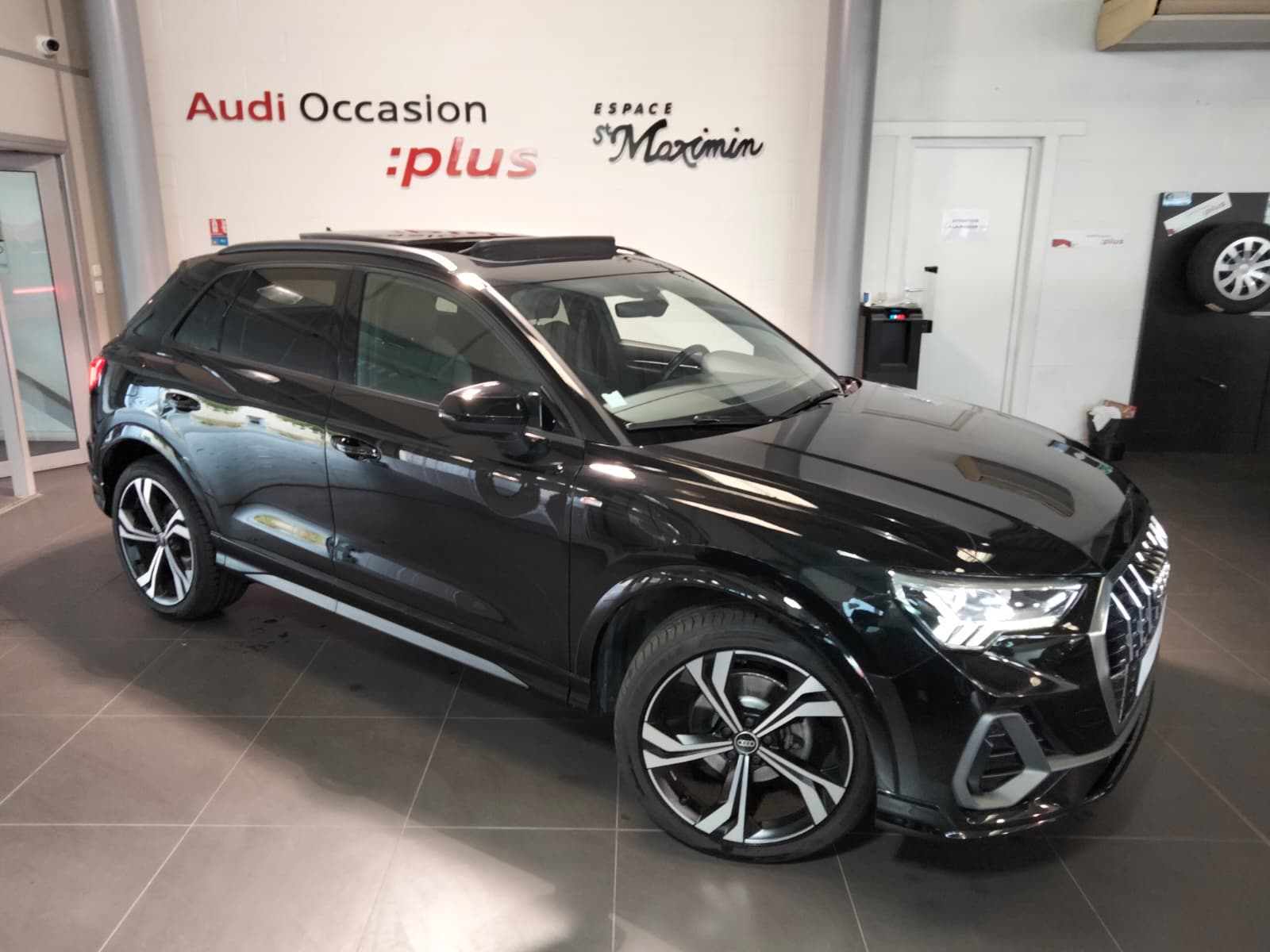 AUDI Q3