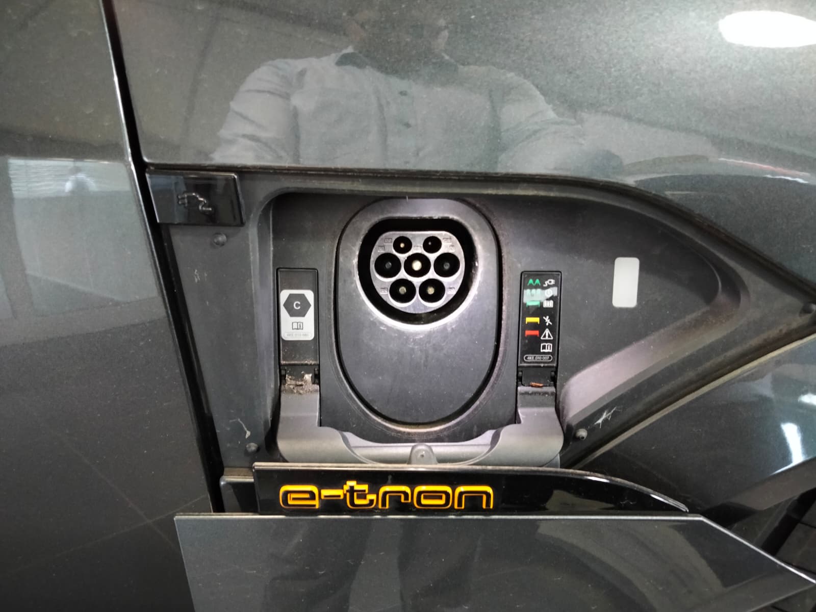 AUDI E-TRON S SPORTBACK