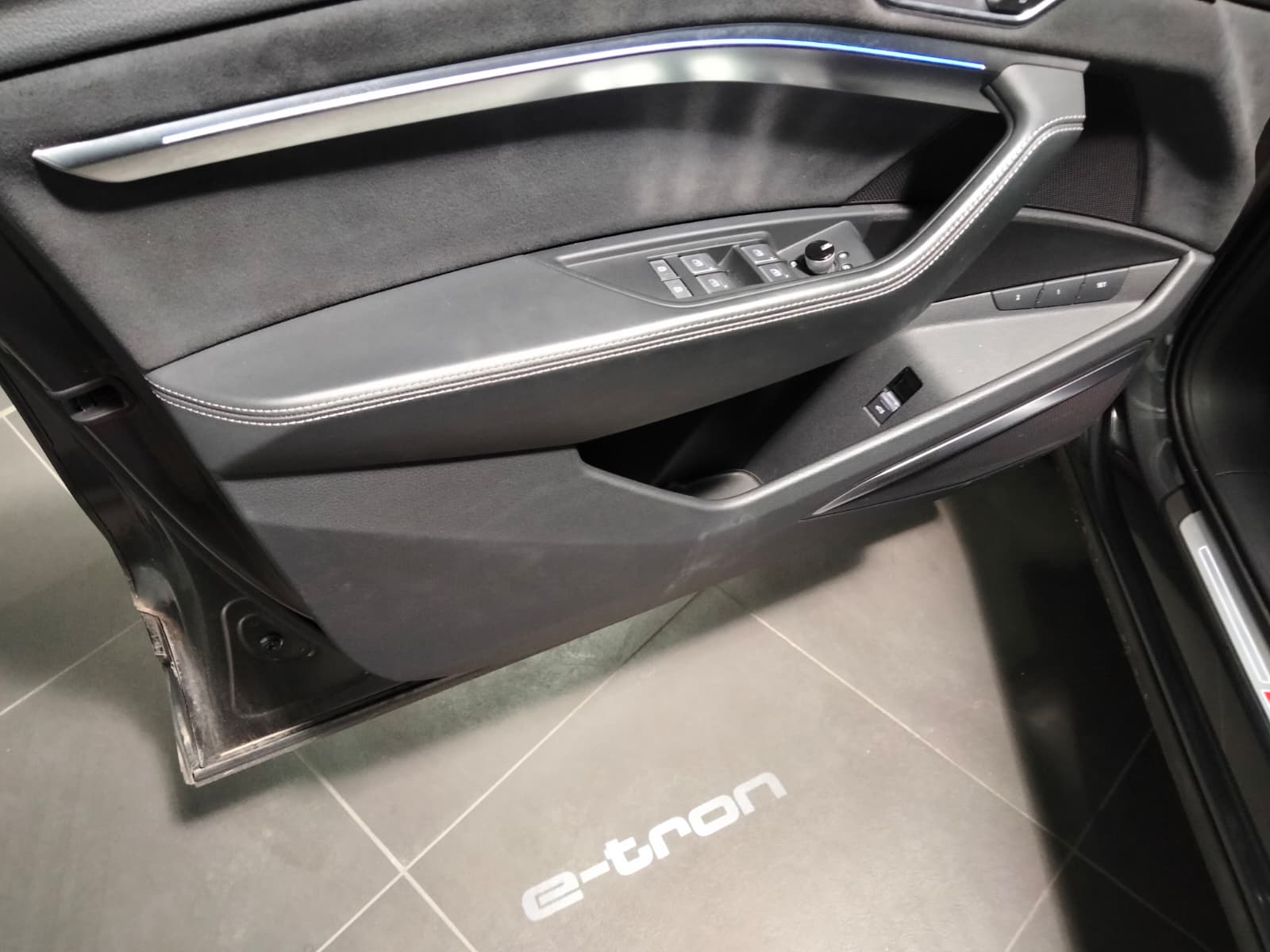 AUDI E-TRON S SPORTBACK