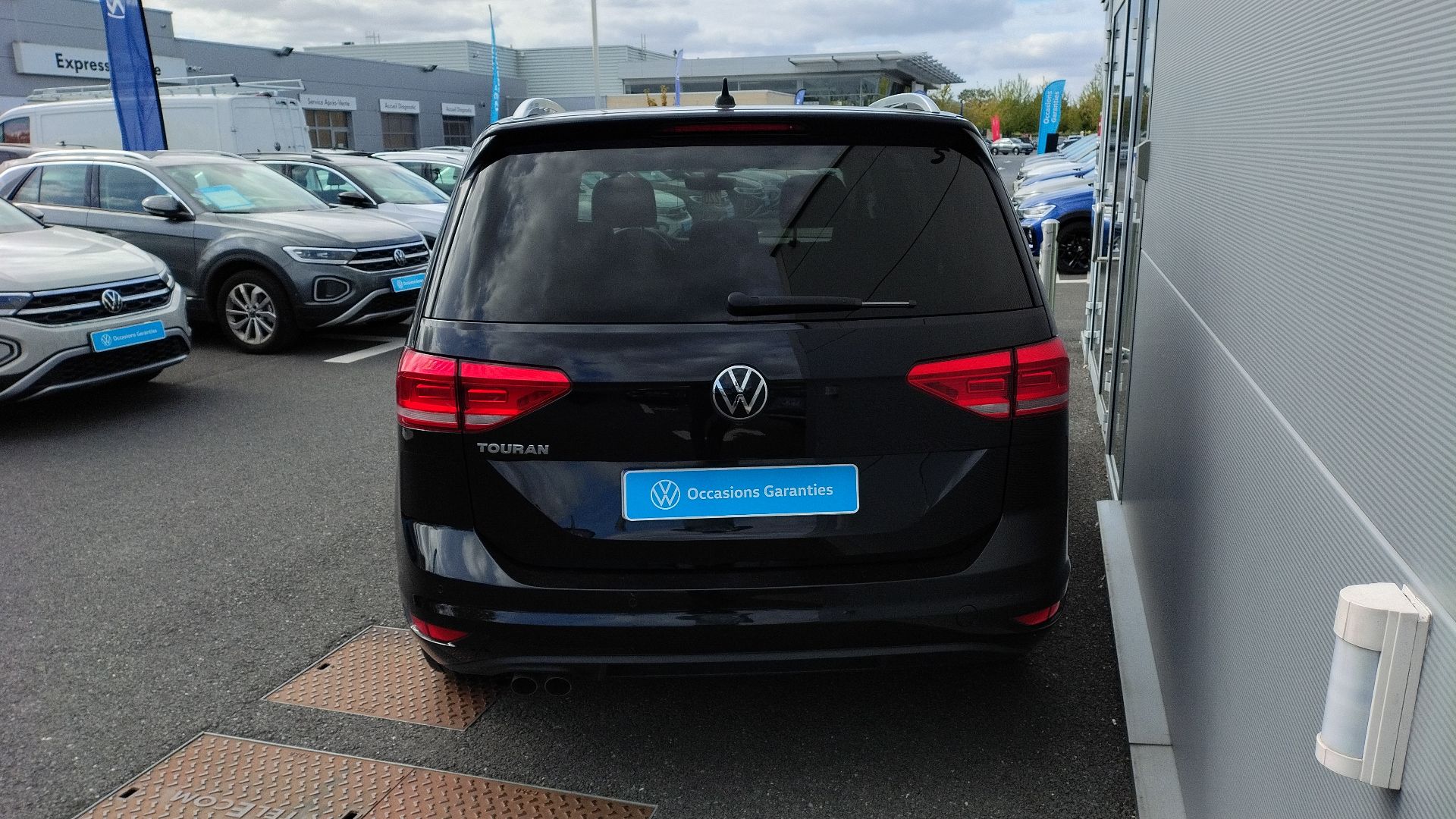 VOLKSWAGEN TOURAN