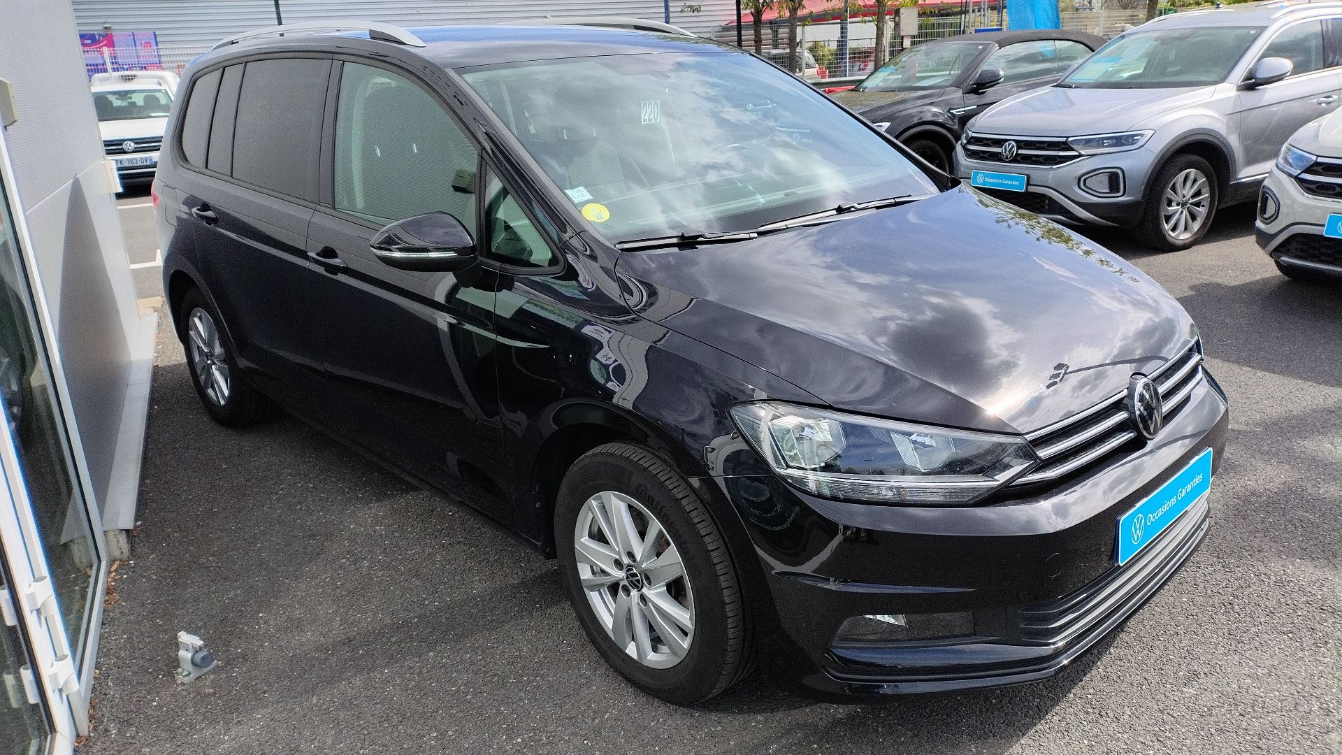VOLKSWAGEN TOURAN