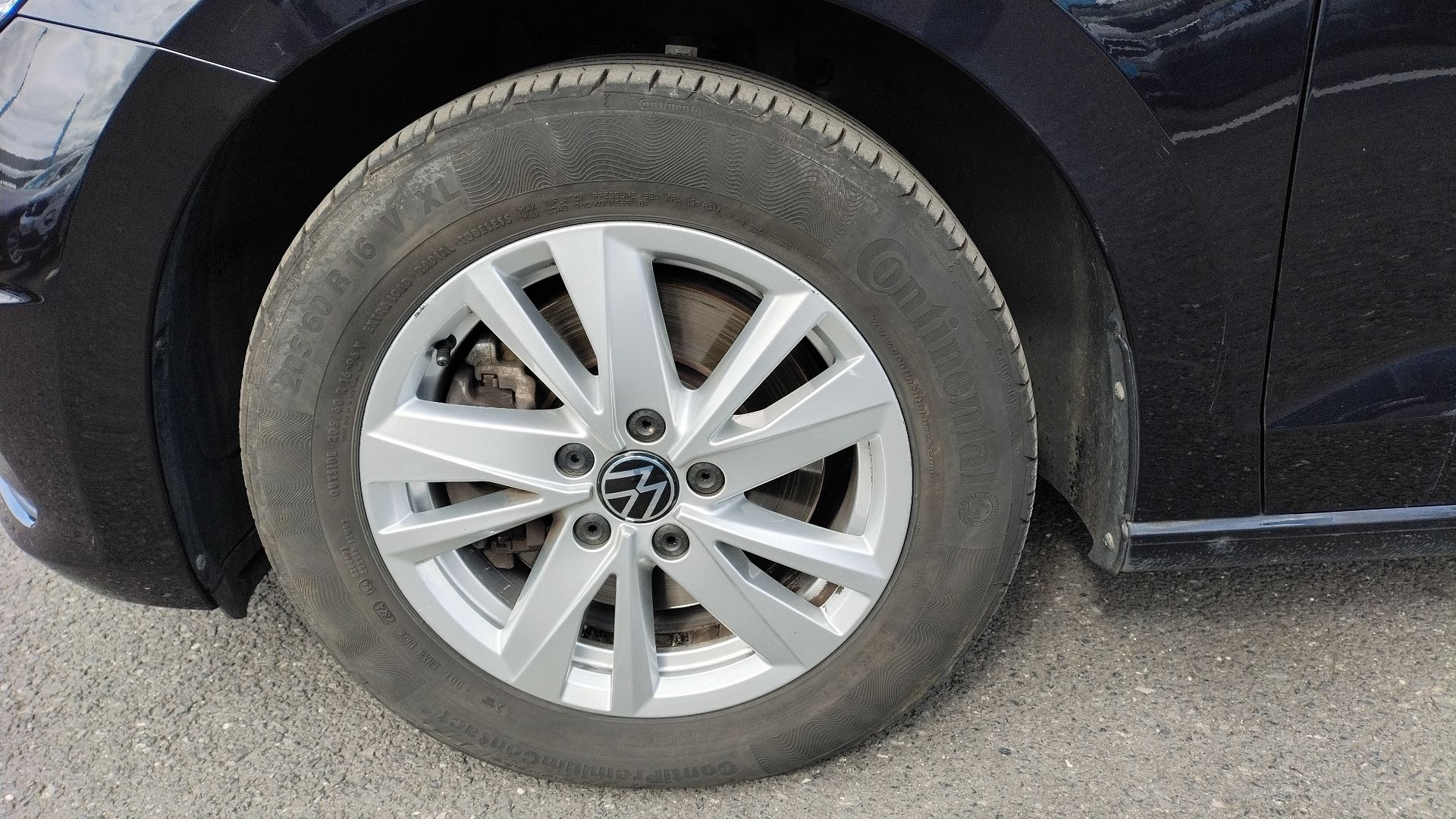 VOLKSWAGEN TOURAN