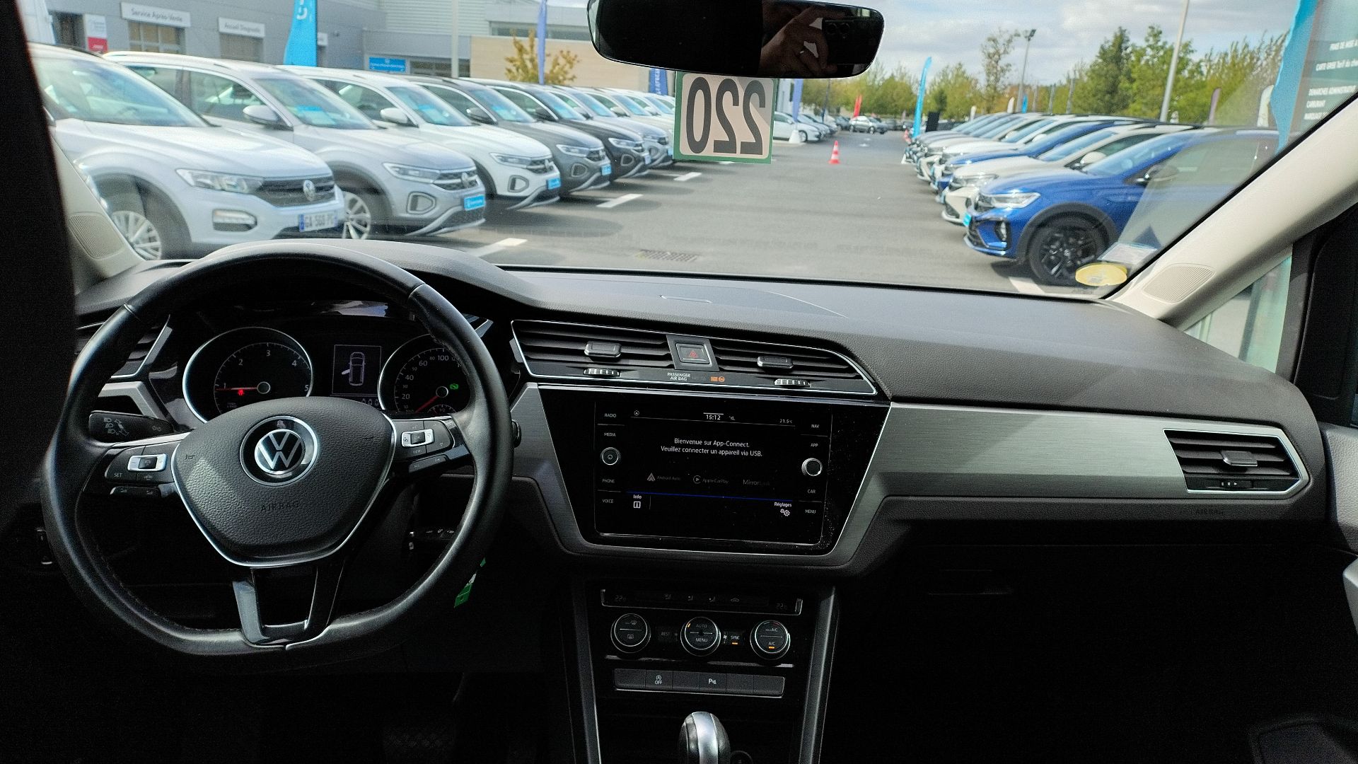 VOLKSWAGEN TOURAN