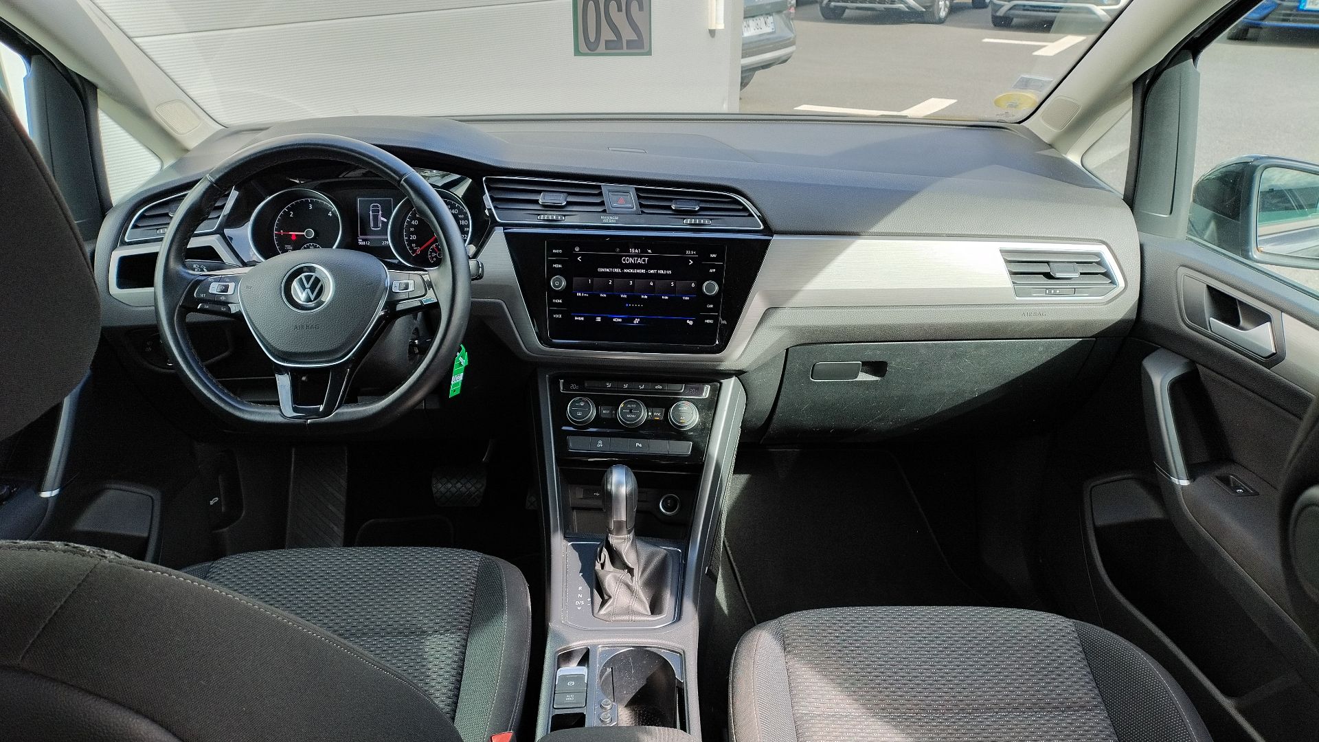 VOLKSWAGEN TOURAN
