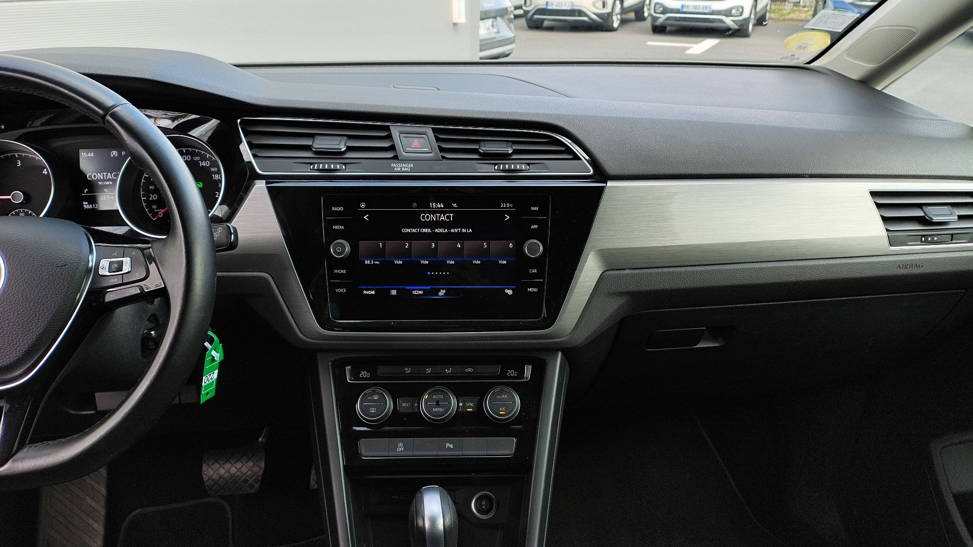 VOLKSWAGEN TOURAN