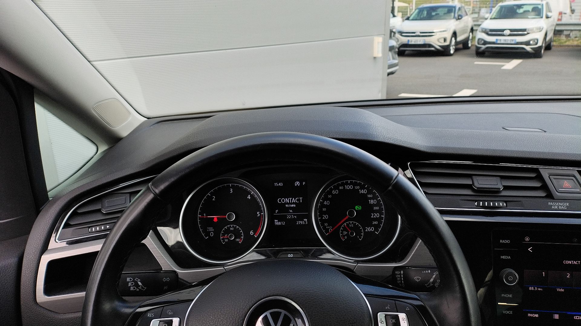 VOLKSWAGEN TOURAN