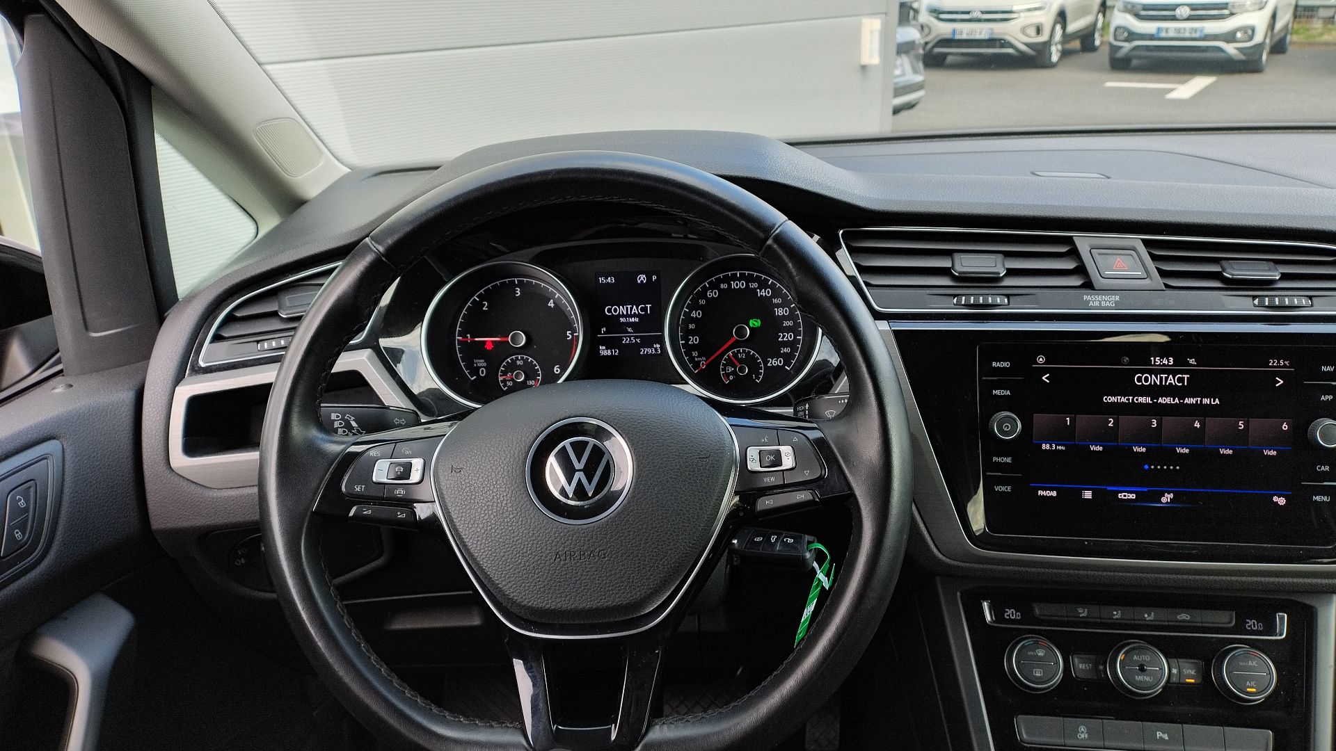 VOLKSWAGEN TOURAN