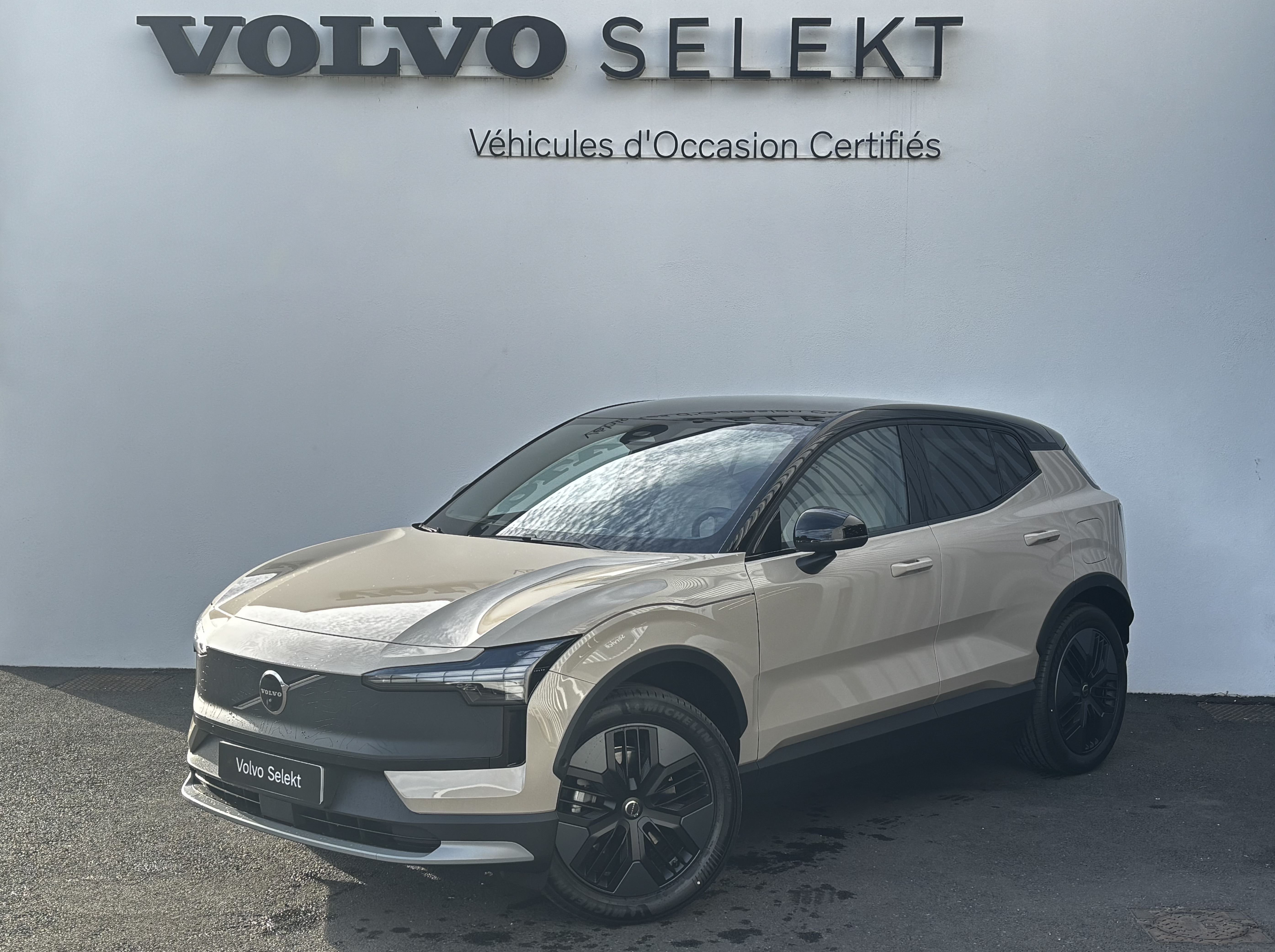 VOLVO EX30